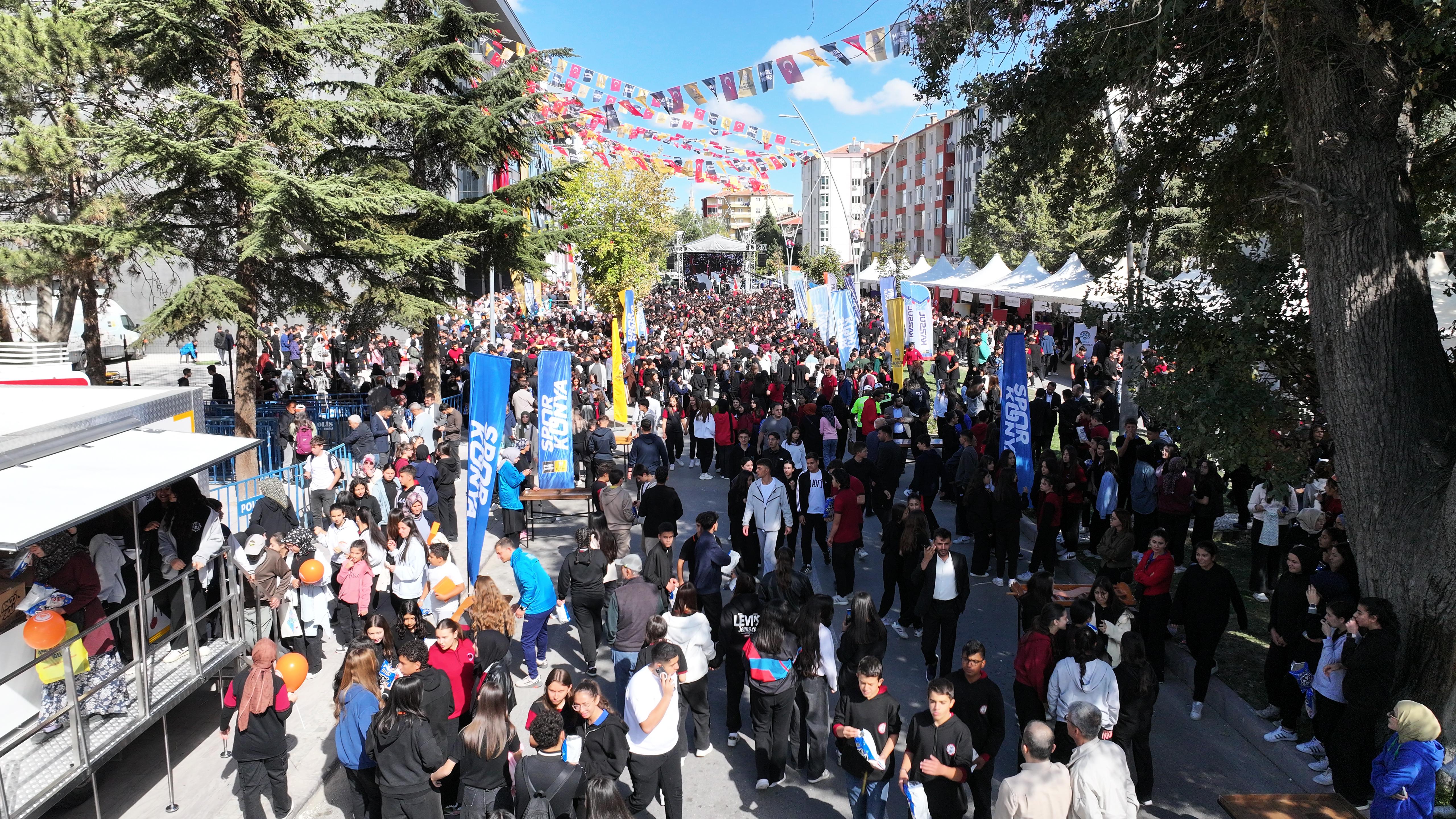 BÜYÜKŞEHİR KONYA’NIN EN BÜYÜK GENÇLİK KAMPÜSÜ’NÜ EREĞLİ’DE AÇTI