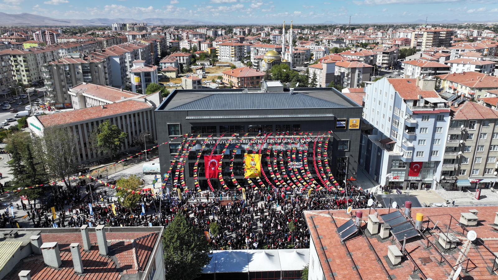 BÜYÜKŞEHİR KONYA’NIN EN BÜYÜK GENÇLİK KAMPÜSÜ’NÜ EREĞLİ’DE AÇTI