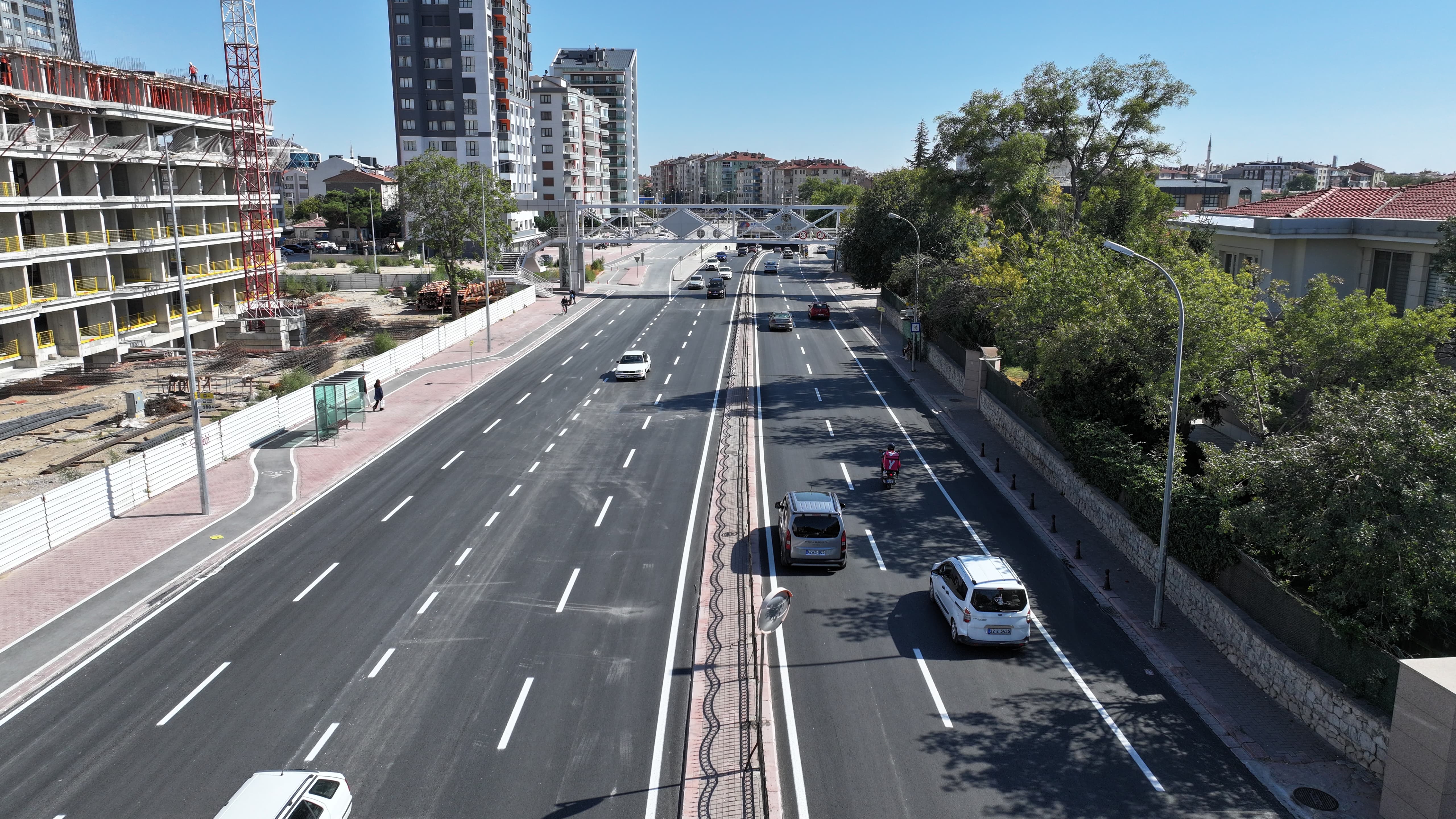 KONYA BÜYÜKŞEHİR VATAN CADDESİ KÖPRÜLÜ KAVŞAĞI’NDA YOL KALİTESİNİ YÜKSELTTİ