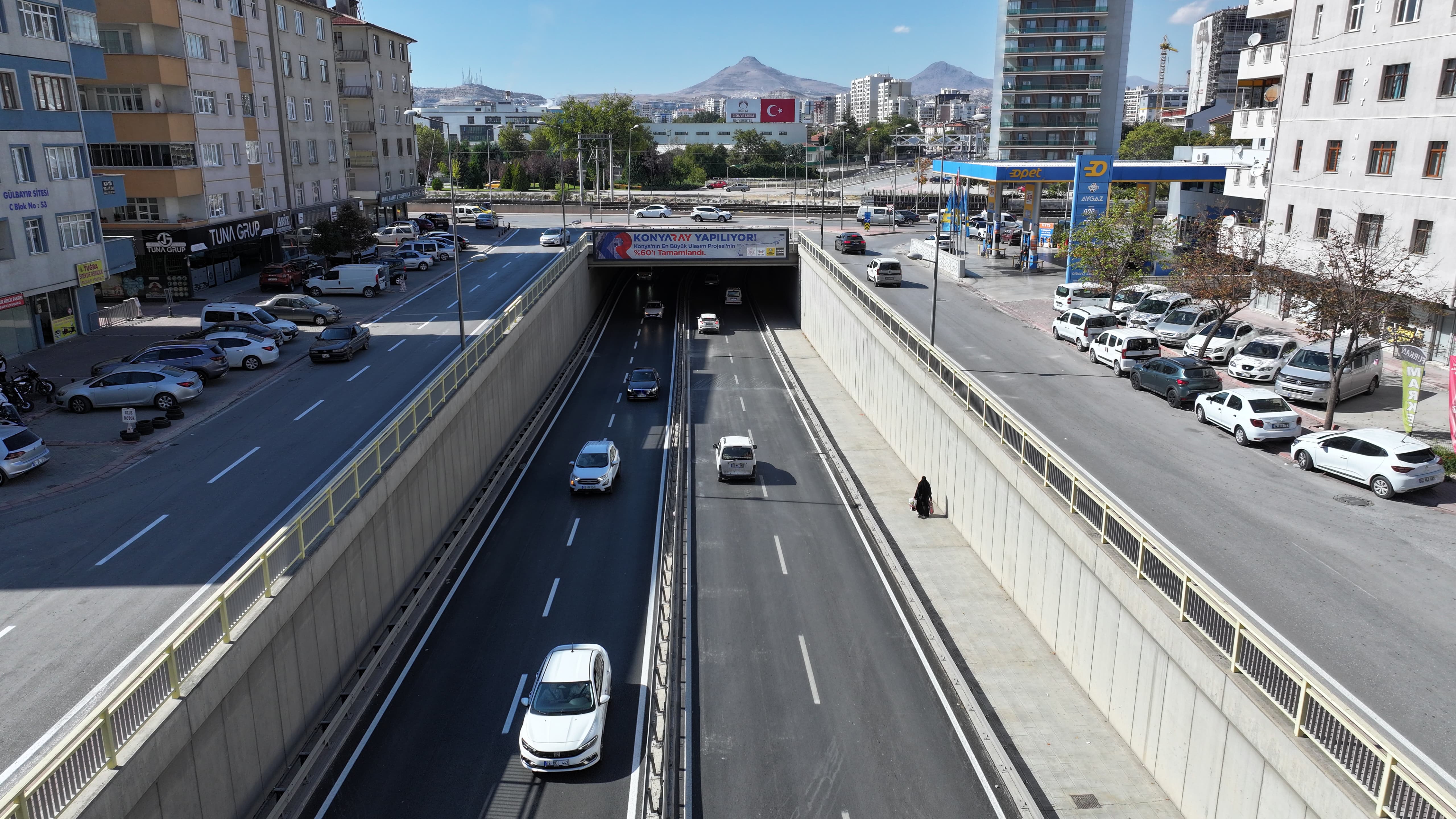 KONYA BÜYÜKŞEHİR VATAN CADDESİ KÖPRÜLÜ KAVŞAĞI’NDA YOL KALİTESİNİ YÜKSELTTİ