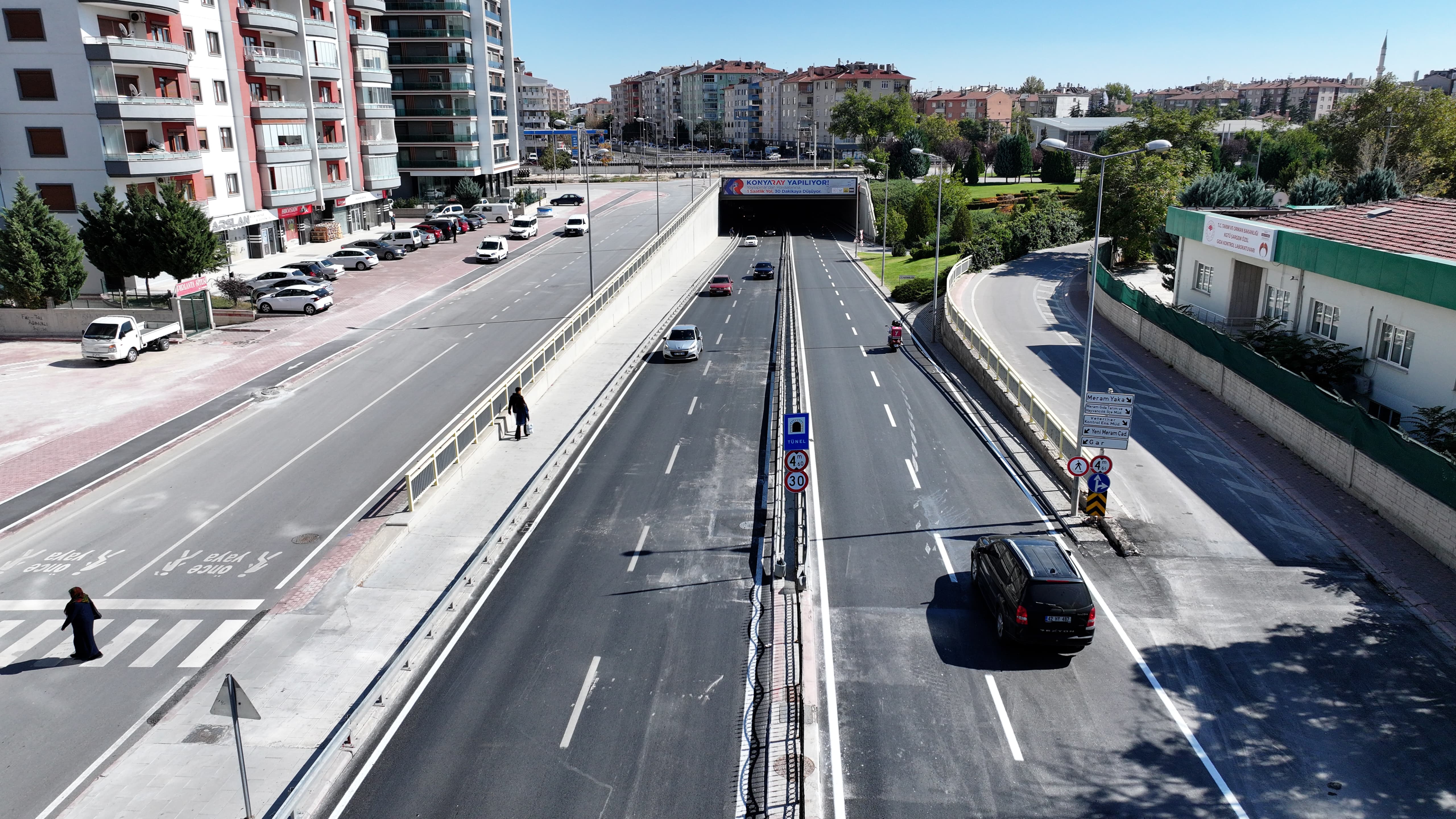 KONYA BÜYÜKŞEHİR VATAN CADDESİ KÖPRÜLÜ KAVŞAĞI’NDA YOL KALİTESİNİ YÜKSELTTİ