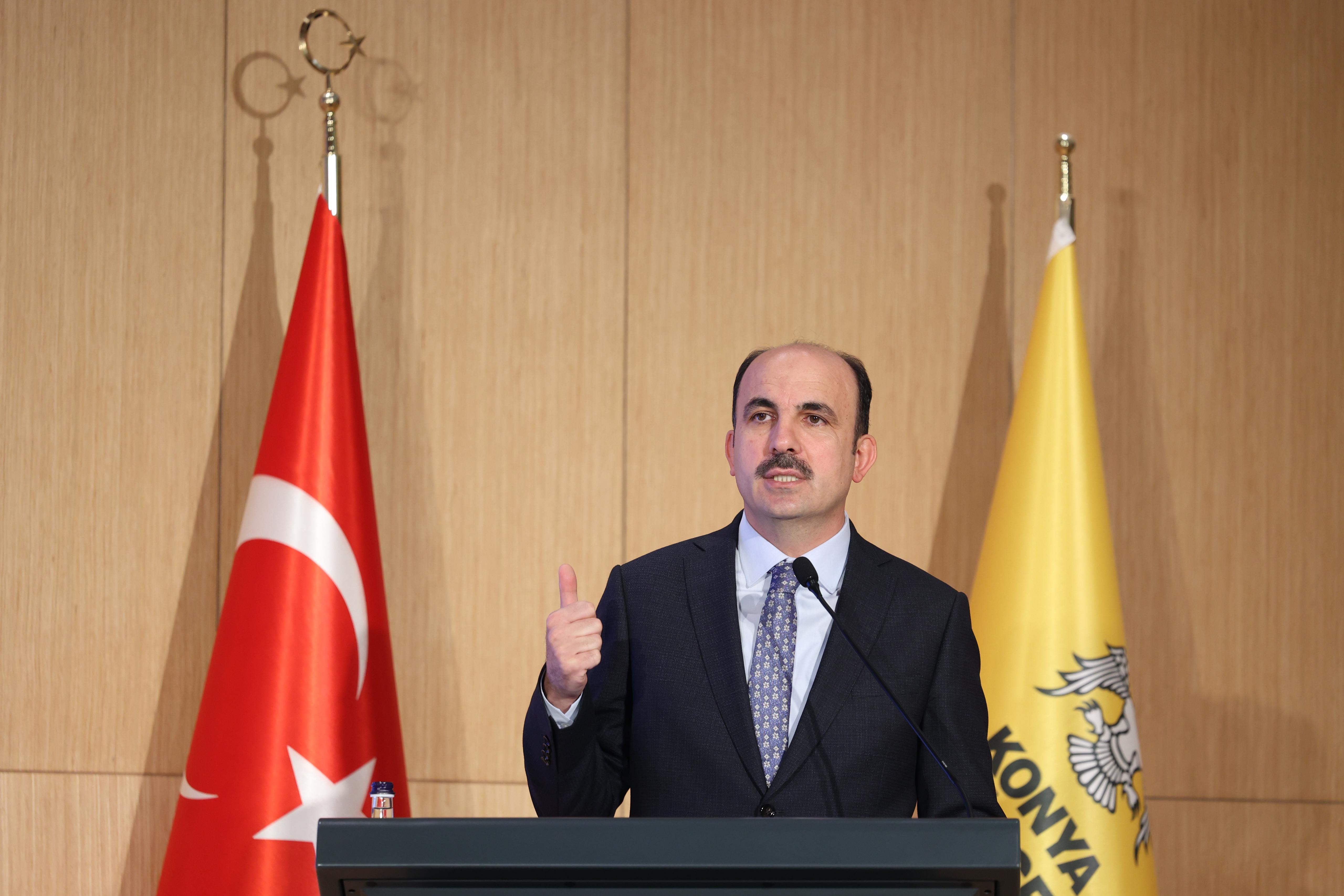 BAŞKAN ALTAY “AİLE YILI” KAPSAMINDA İLÇELERDEN GELEN HANIMLARLA BULUŞTU