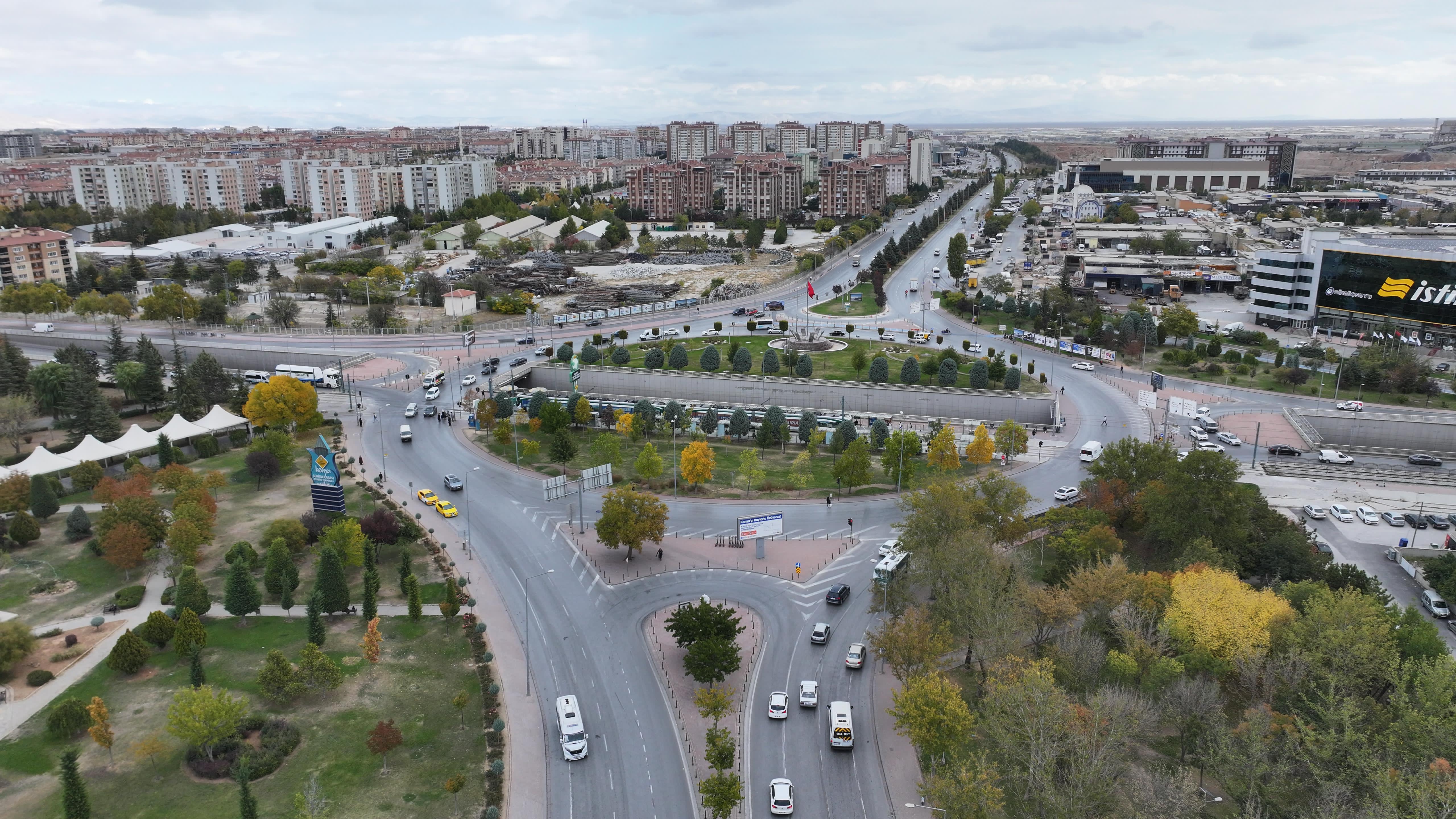 TRAMVAY HATTI ÇALIŞMASI KAPSAMINDA TÜMOSAN KAVŞAĞI’NDA YOL GENİŞLETME ÇALIŞMASI BAŞLADI