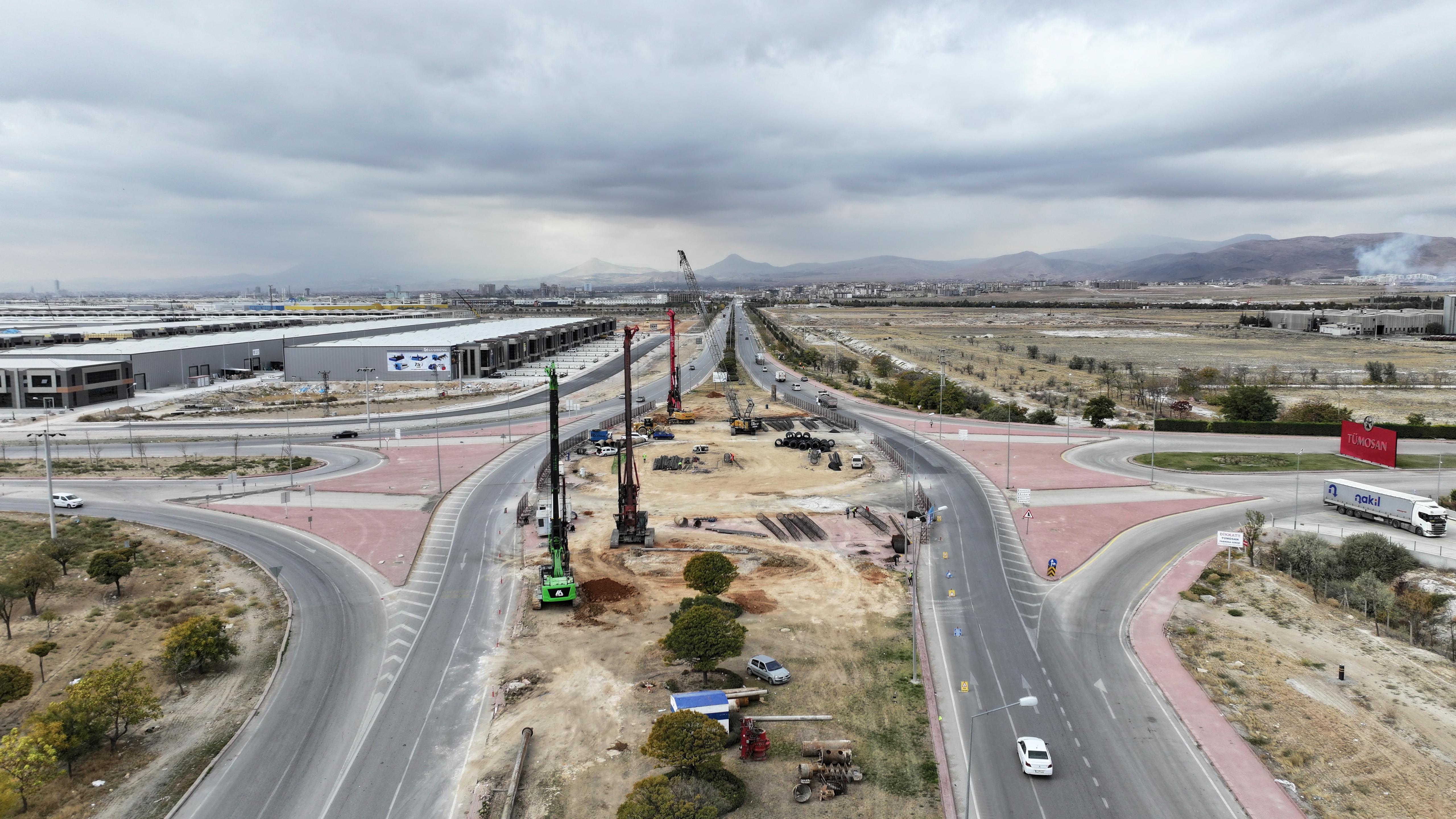 TRAMVAY HATTI ÇALIŞMASI KAPSAMINDA TÜMOSAN KAVŞAĞI’NDA YOL GENİŞLETME ÇALIŞMASI BAŞLADI