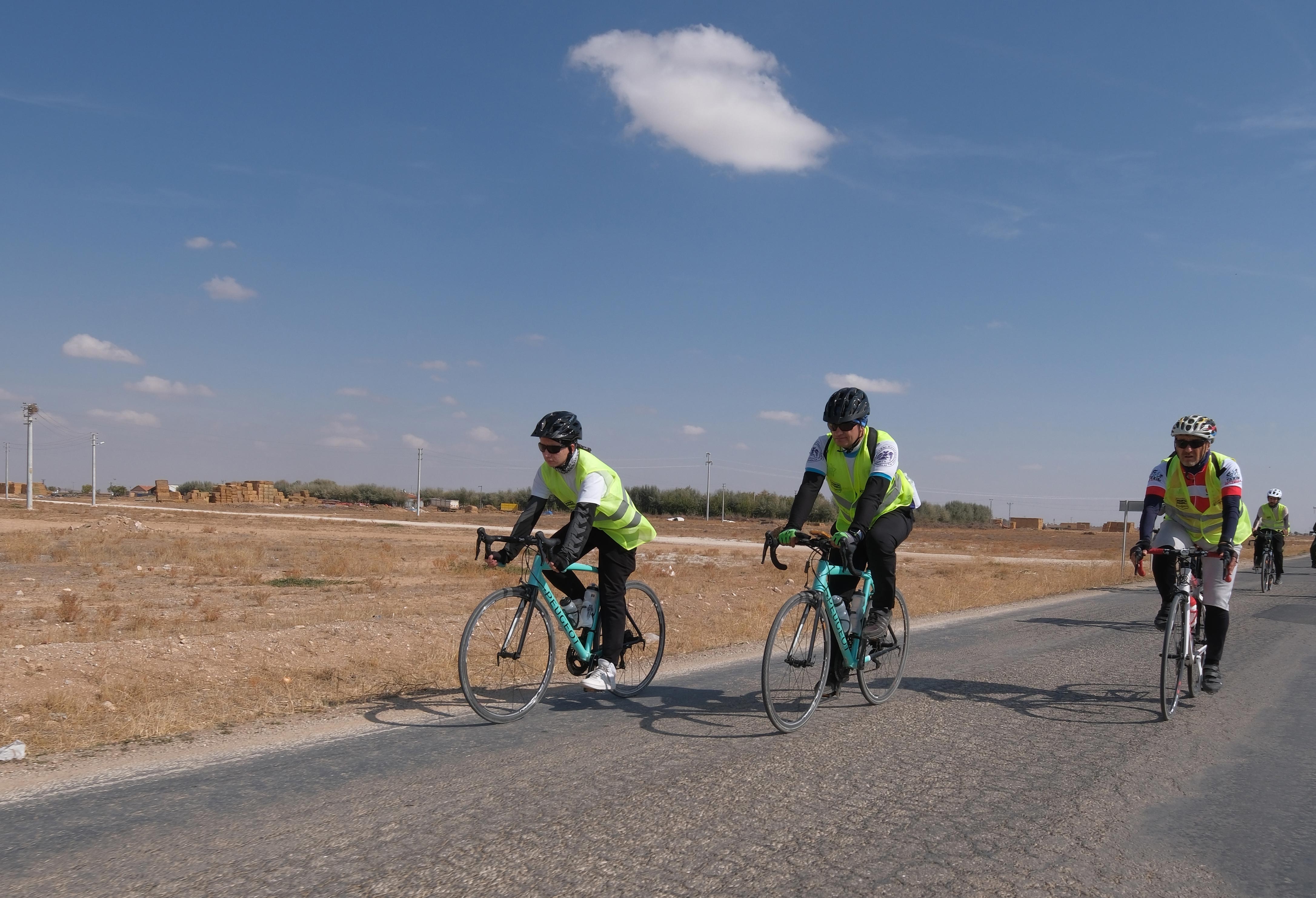 BİSİKLETSEVERLER 2026 AVRUPA BİSİKLET BAŞKENTİ KONYA’DA TARİHİ VE DOĞAL GÜZELLİKLERİ PEDAL ÇEVİREREK KEŞFEDİYOR