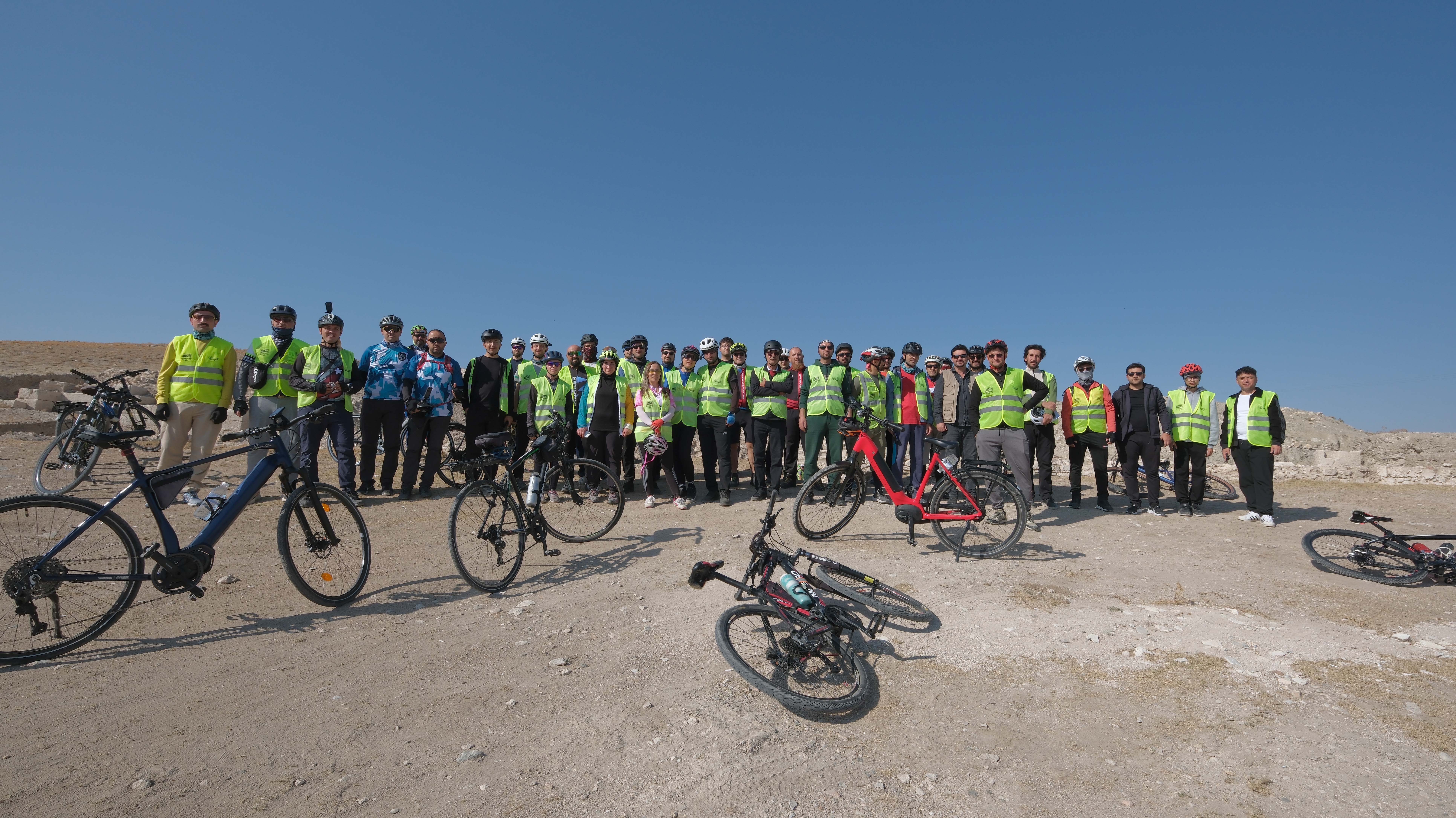 BİSİKLETSEVERLER 2026 AVRUPA BİSİKLET BAŞKENTİ KONYA’DA TARİHİ VE DOĞAL GÜZELLİKLERİ PEDAL ÇEVİREREK KEŞFEDİYOR