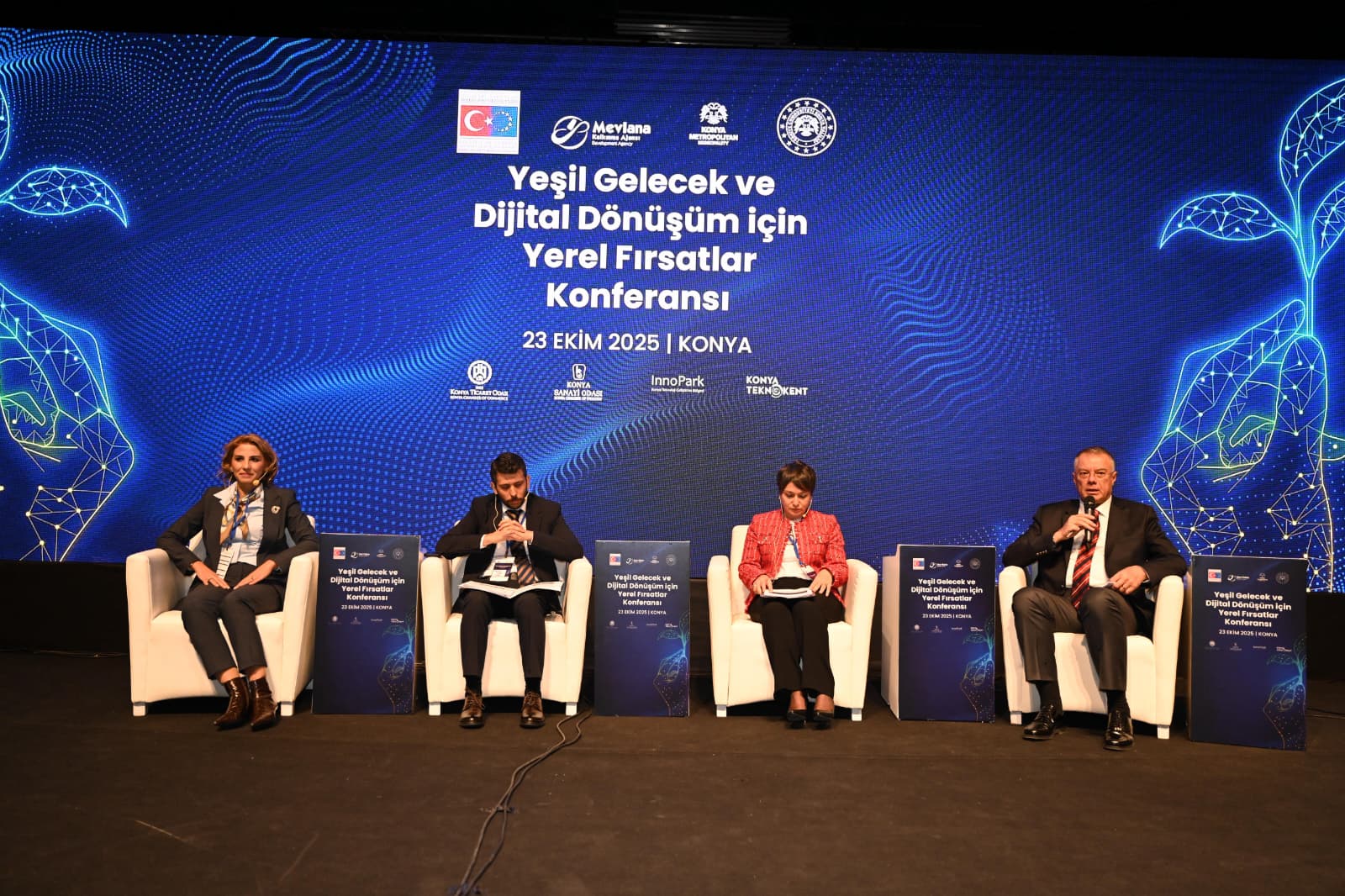 KONYA’DA “YEŞİL GELECEK VE DİJİTAL DÖNÜŞÜM İÇİN YEREL FIRSATLAR KONFERANSI” YAPILDI