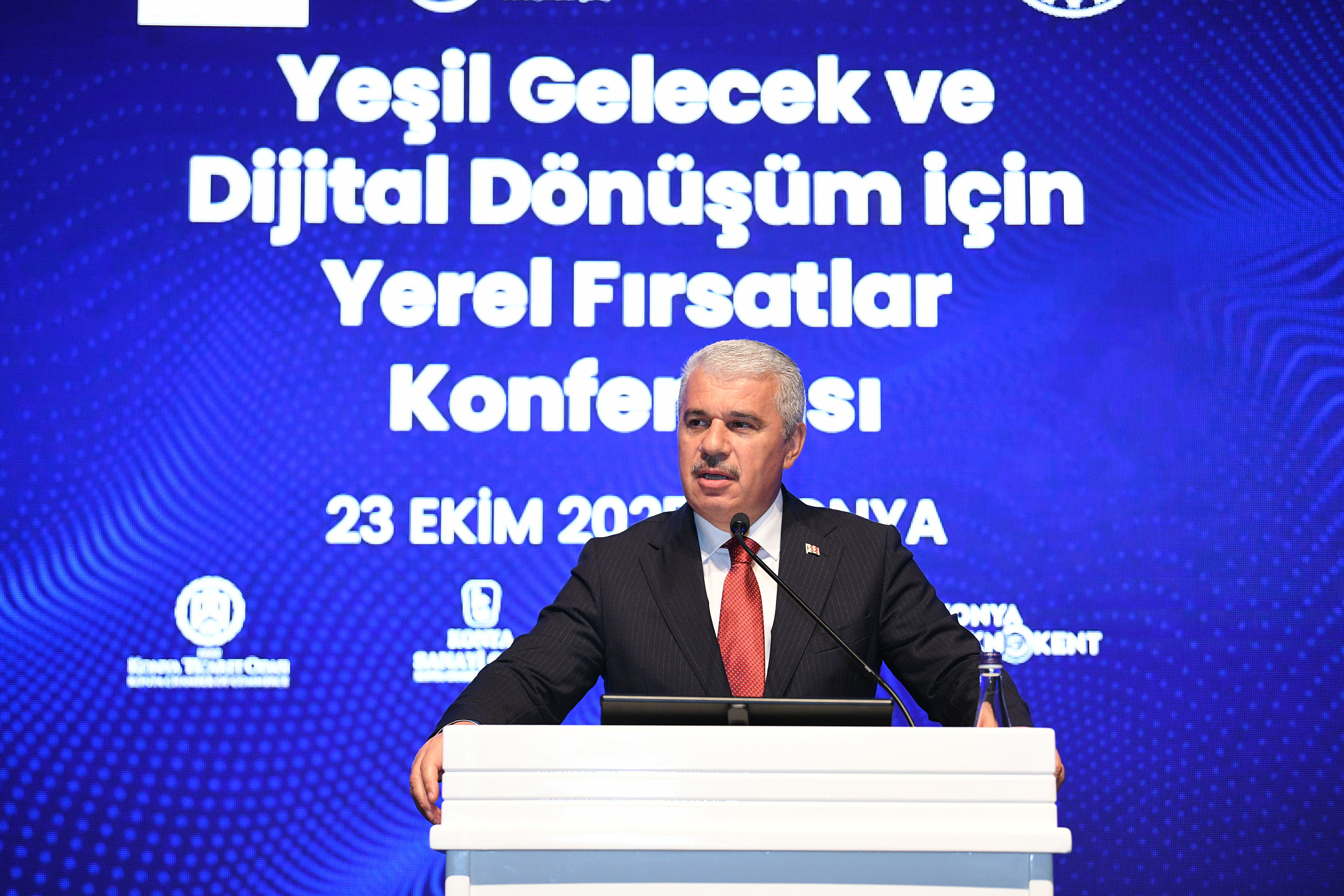 KONYA’DA “YEŞİL GELECEK VE DİJİTAL DÖNÜŞÜM İÇİN YEREL FIRSATLAR KONFERANSI” YAPILDI