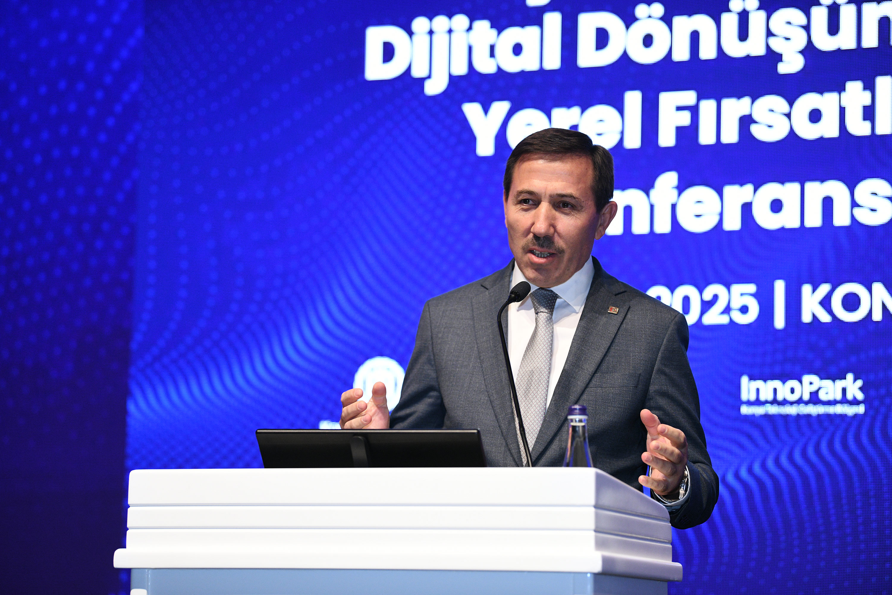 KONYA’DA “YEŞİL GELECEK VE DİJİTAL DÖNÜŞÜM İÇİN YEREL FIRSATLAR KONFERANSI” YAPILDI