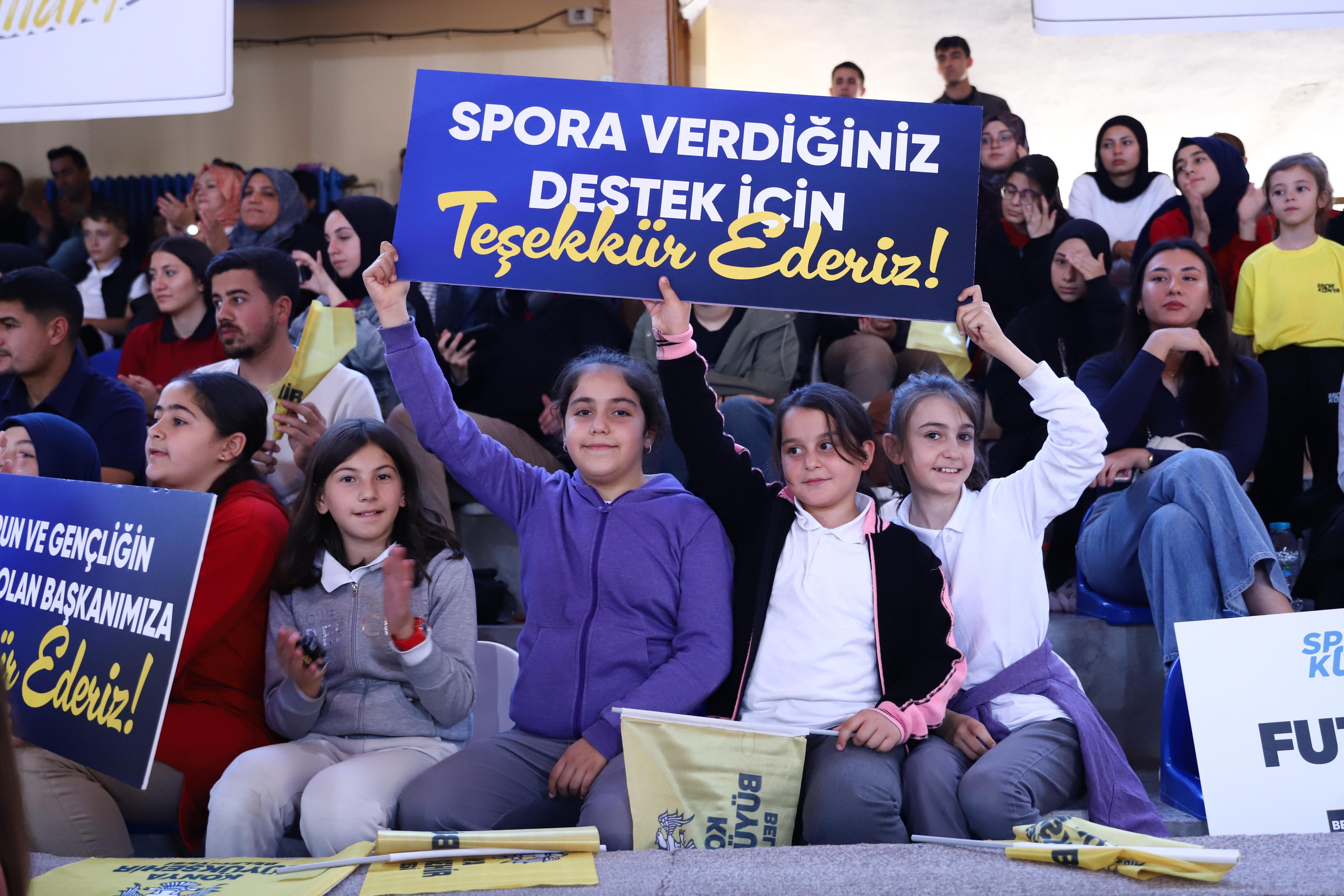 BAŞKAN ALTAY BEYŞEHİR’DE SPOR OKULLARI DÖNEM AÇILIŞINDA ÖĞRENCİLERLE BULUŞTU