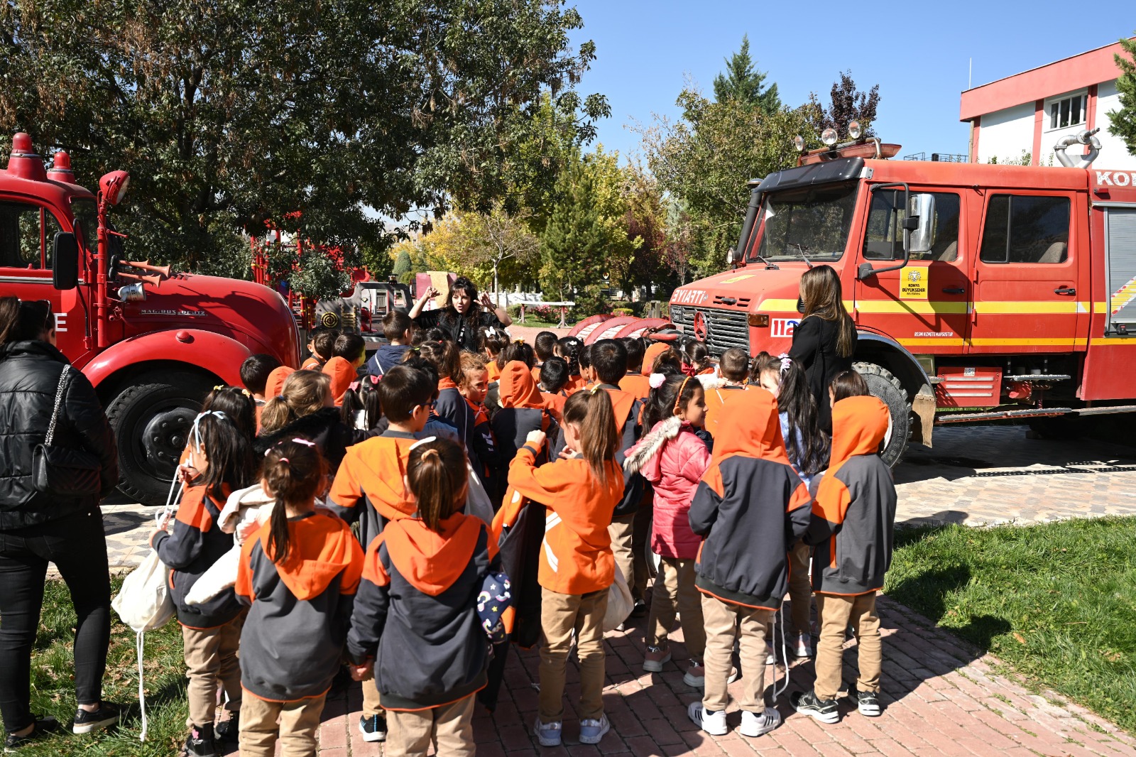 KONYA BÜYÜKŞEHİR 31 İLÇEDEKİ TÜM 1. SINIF ÖĞRENCİLERİNE İTFAİYE BİLİNCİ KAZANDIRIYOR