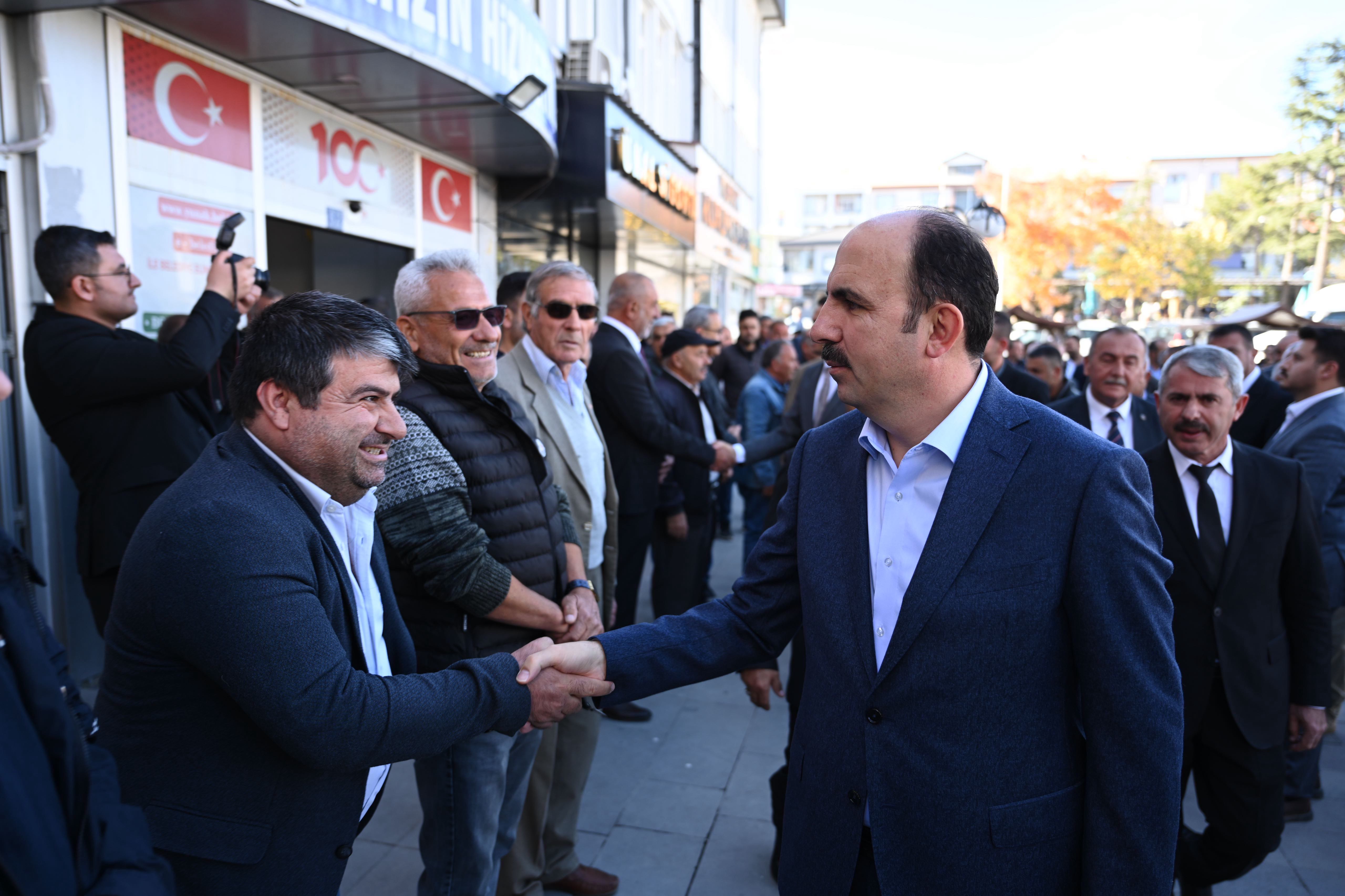 BAŞKAN ALTAY YUNAK’A KAZANDIRILAN PARKIN AÇILIŞINI YAPTI, GENÇLERLE BULUŞTU