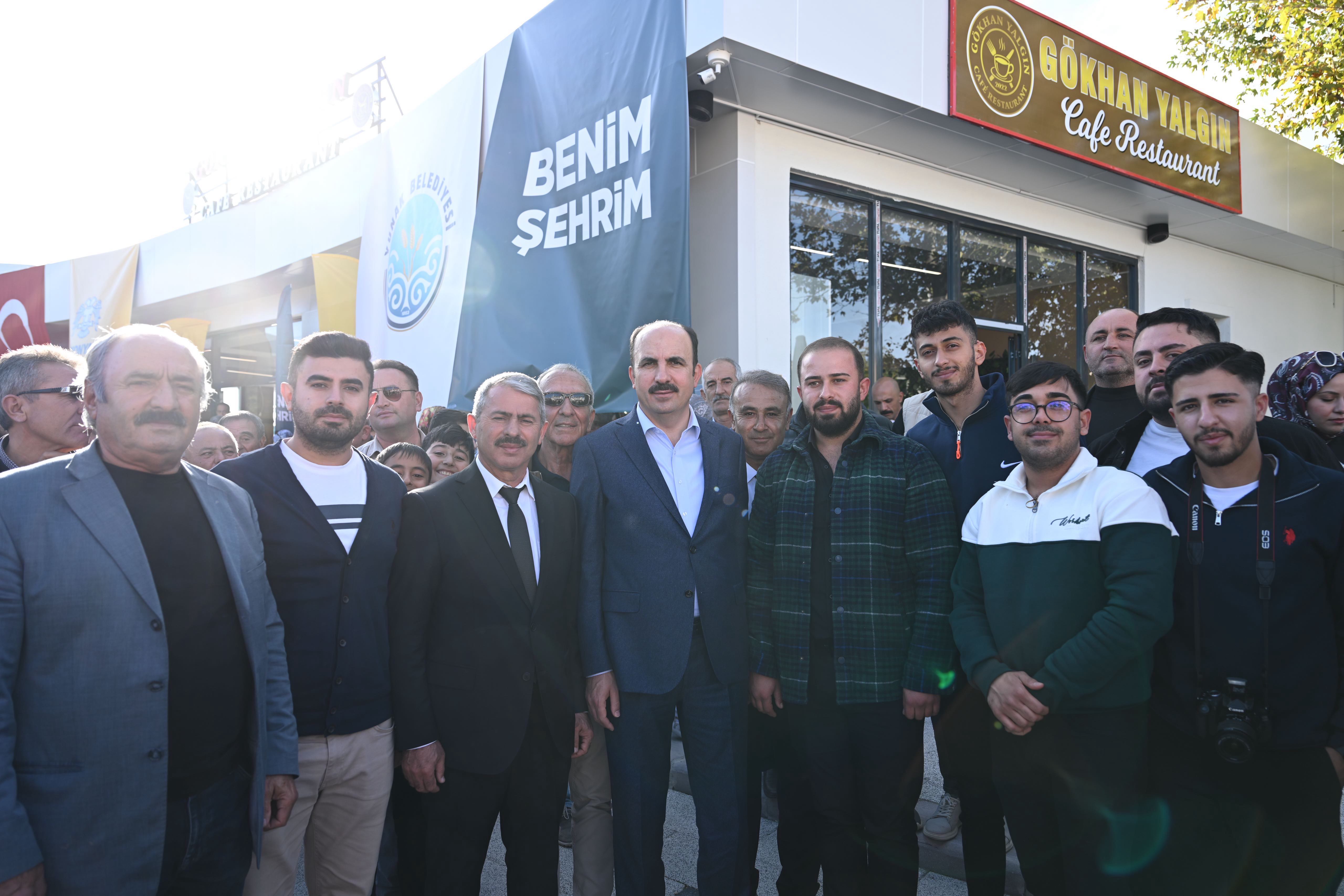 BAŞKAN ALTAY YUNAK’A KAZANDIRILAN PARKIN AÇILIŞINI YAPTI, GENÇLERLE BULUŞTU