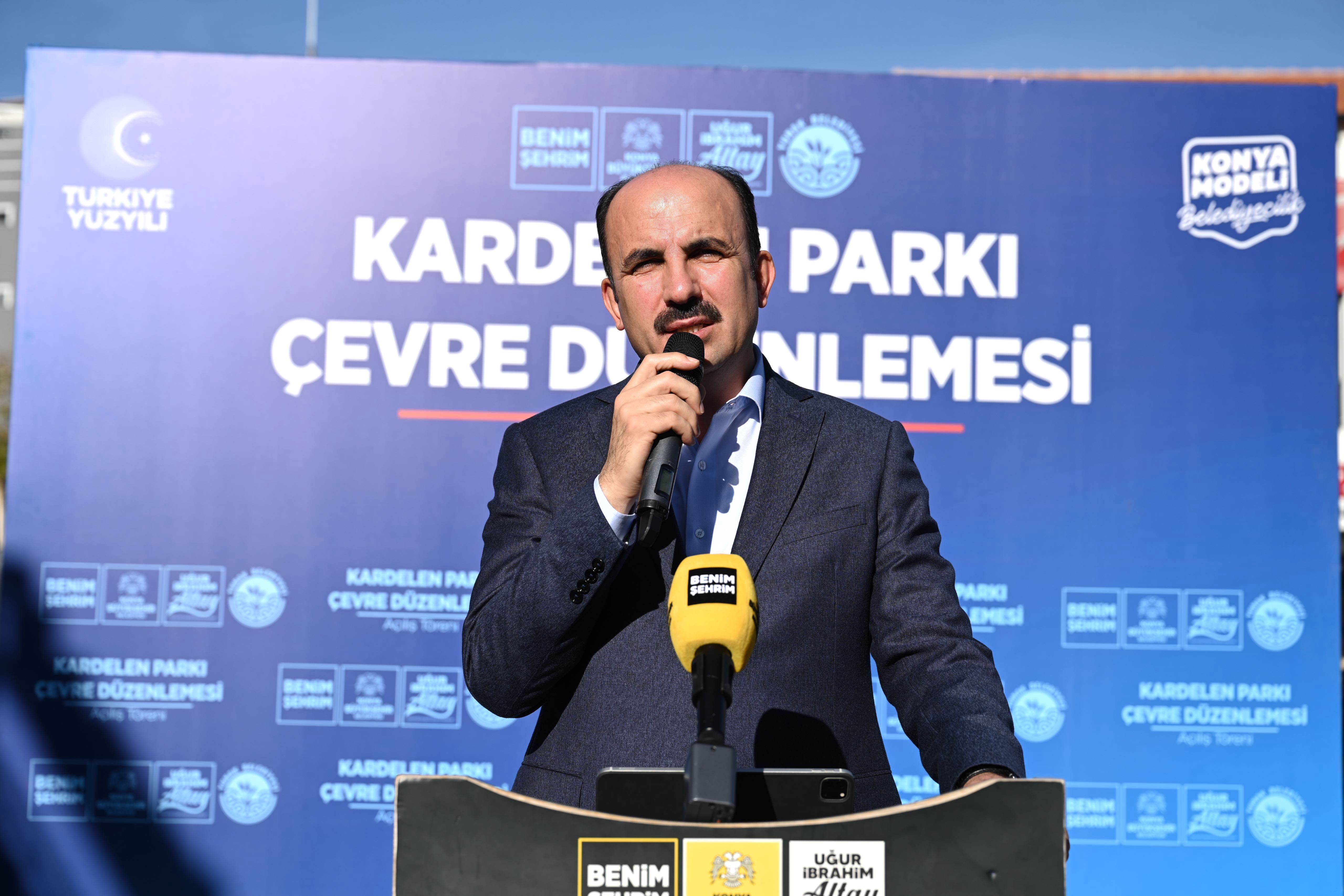 BAŞKAN ALTAY YUNAK’A KAZANDIRILAN PARKIN AÇILIŞINI YAPTI, GENÇLERLE BULUŞTU