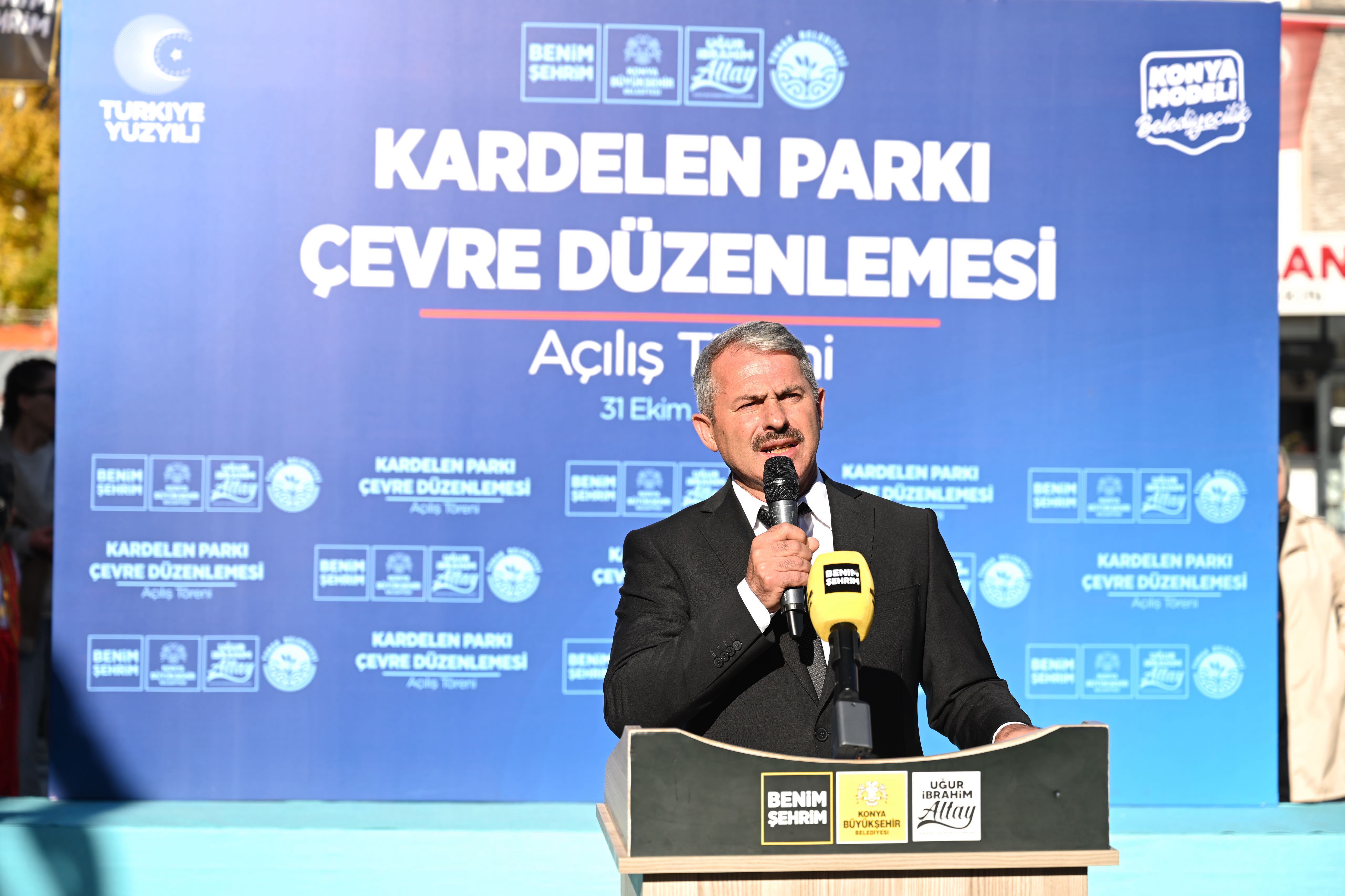 BAŞKAN ALTAY YUNAK’A KAZANDIRILAN PARKIN AÇILIŞINI YAPTI, GENÇLERLE BULUŞTU