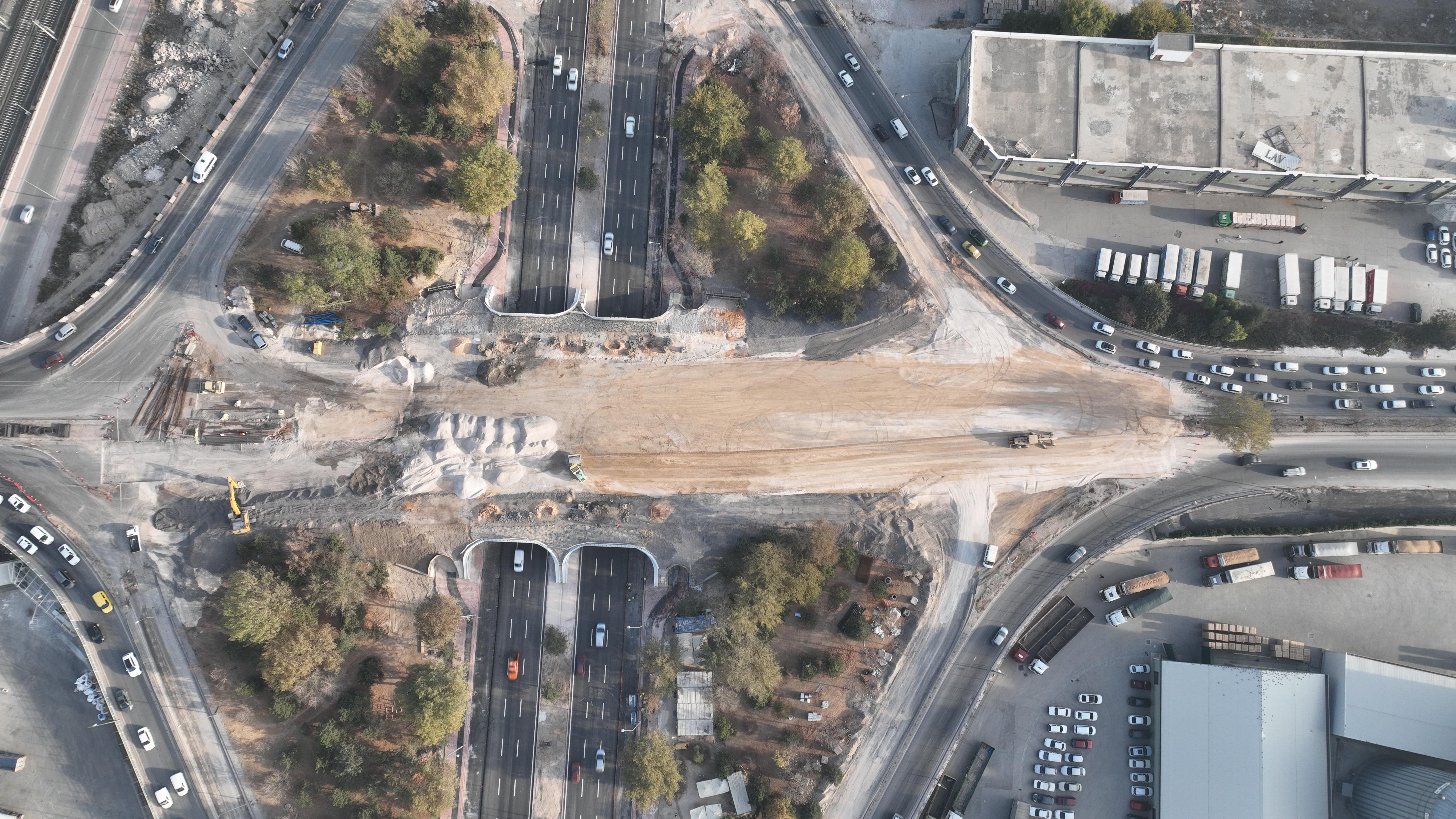 BAŞKAN ALTAY YENİLEME ÇALIŞMASI SÜREN MARANGOZLAR KAVŞAĞI’NIN ALT KISMINI TRAFİĞE AÇTIKLARINI AÇIKLADI