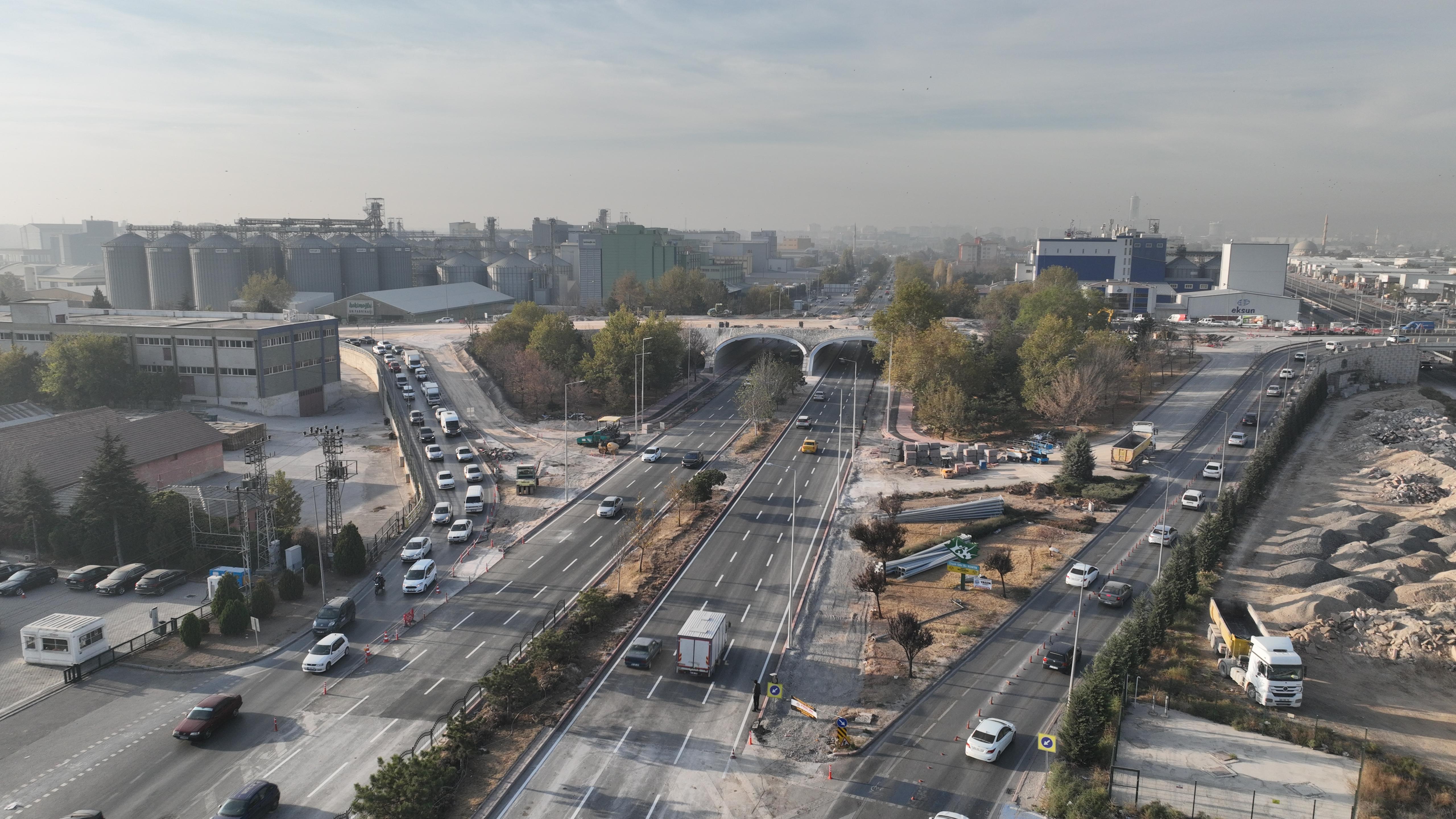 BAŞKAN ALTAY YENİLEME ÇALIŞMASI SÜREN MARANGOZLAR KAVŞAĞI’NIN ALT KISMINI TRAFİĞE AÇTIKLARINI AÇIKLADI