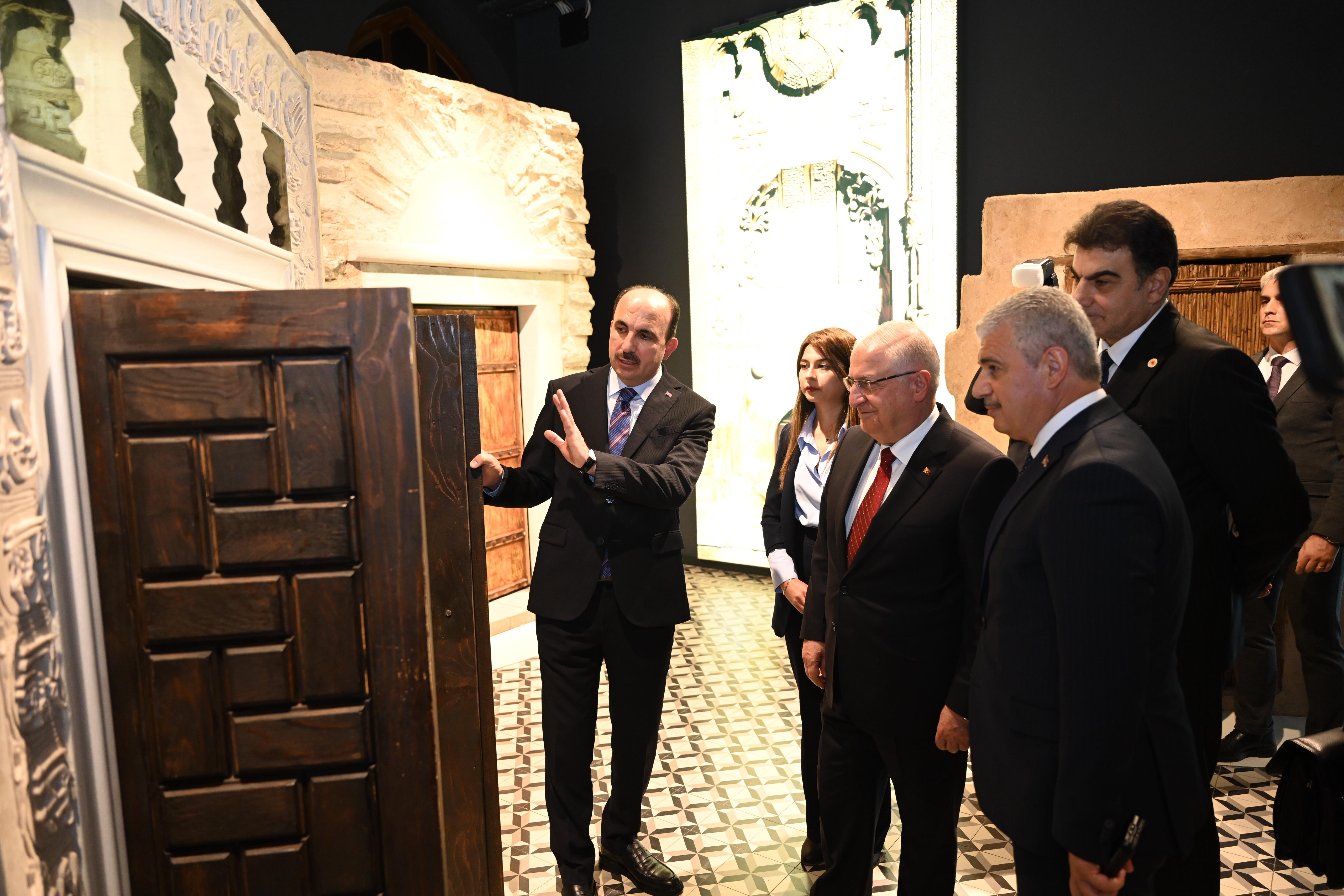 MİLLİ SAVUNMA BAKANI GÜLER BAŞKAN ALTAY’I ZİYARET ETTİ