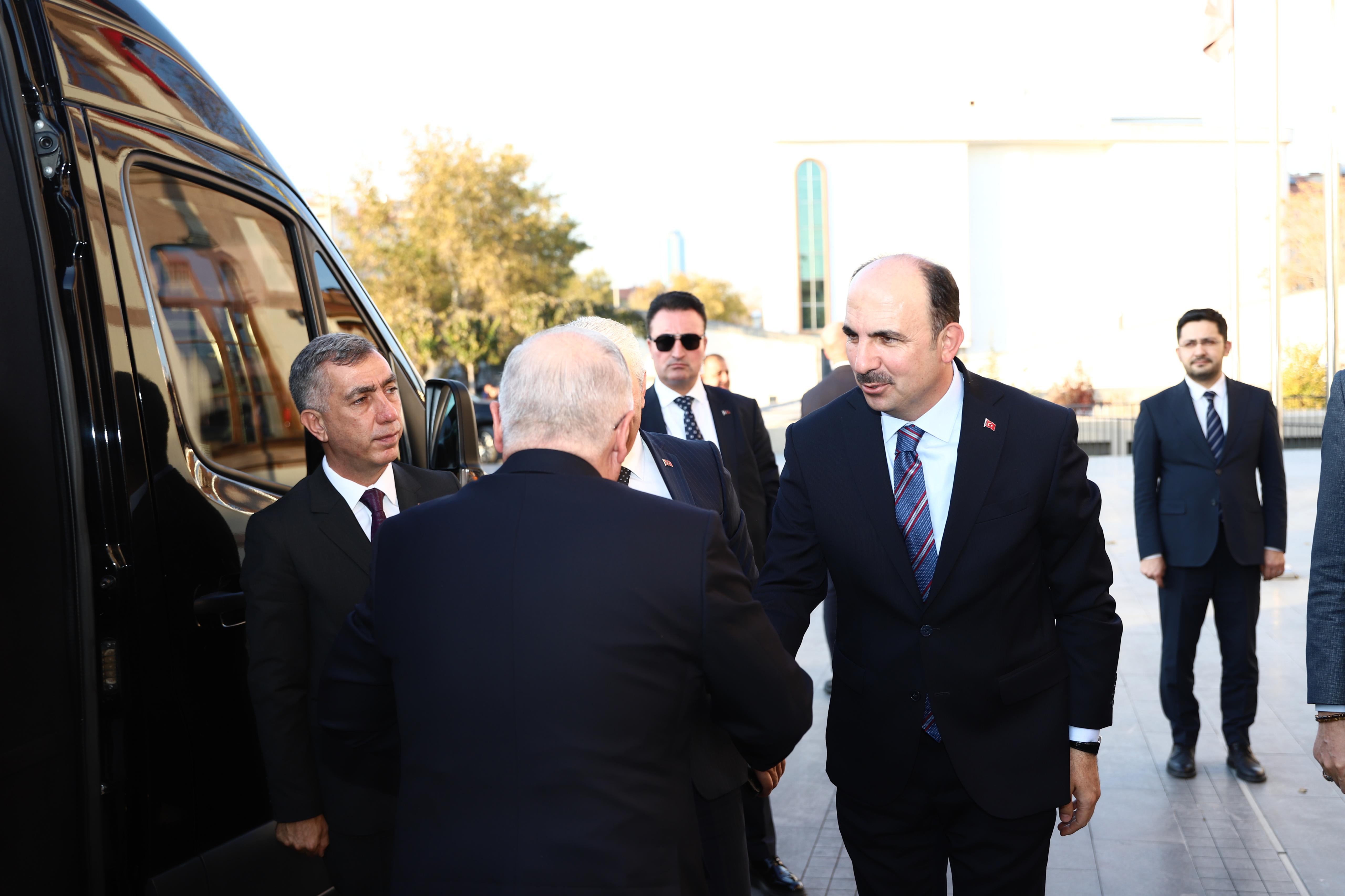 MİLLİ SAVUNMA BAKANI GÜLER BAŞKAN ALTAY’I ZİYARET ETTİ