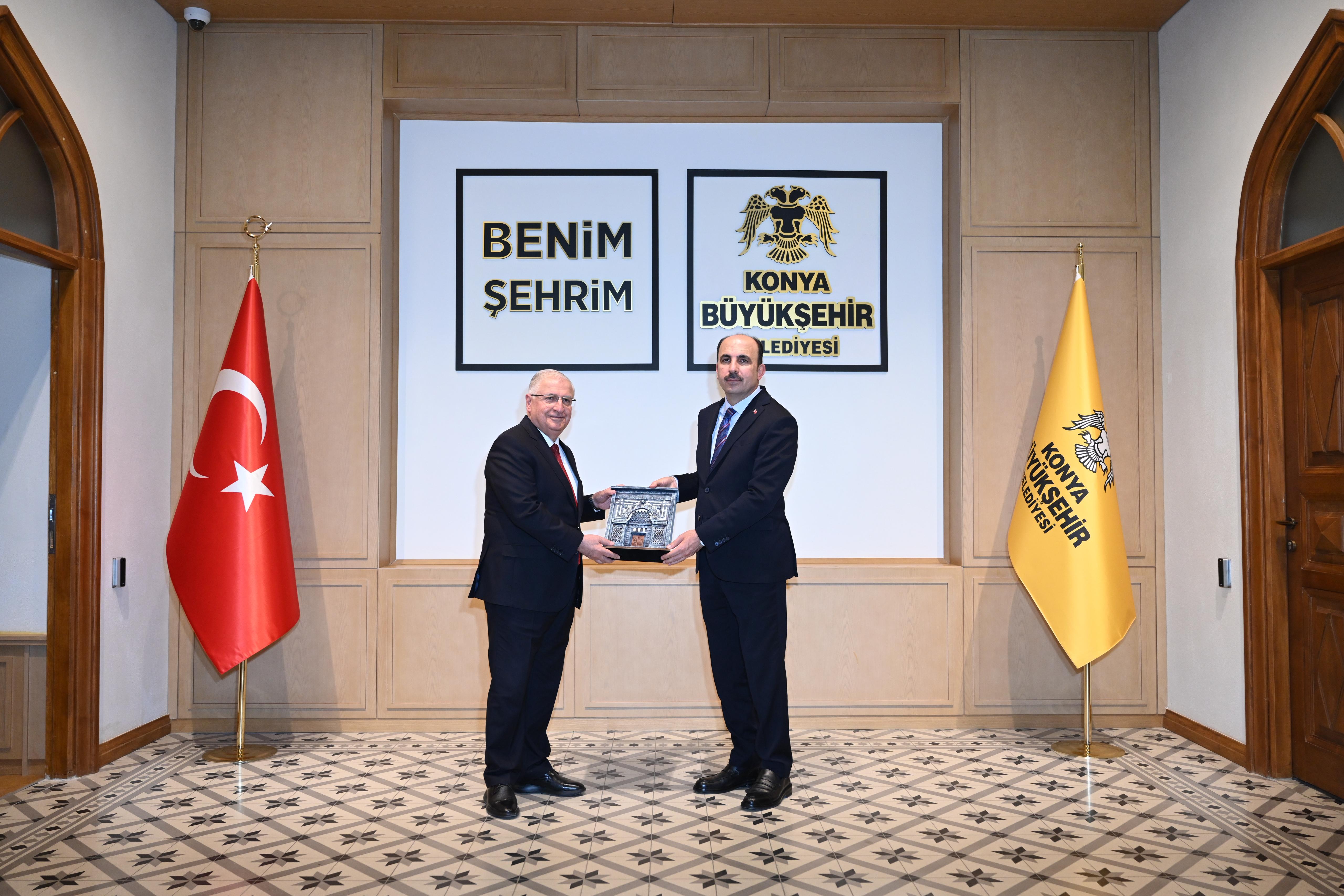 MİLLİ SAVUNMA BAKANI GÜLER BAŞKAN ALTAY’I ZİYARET ETTİ