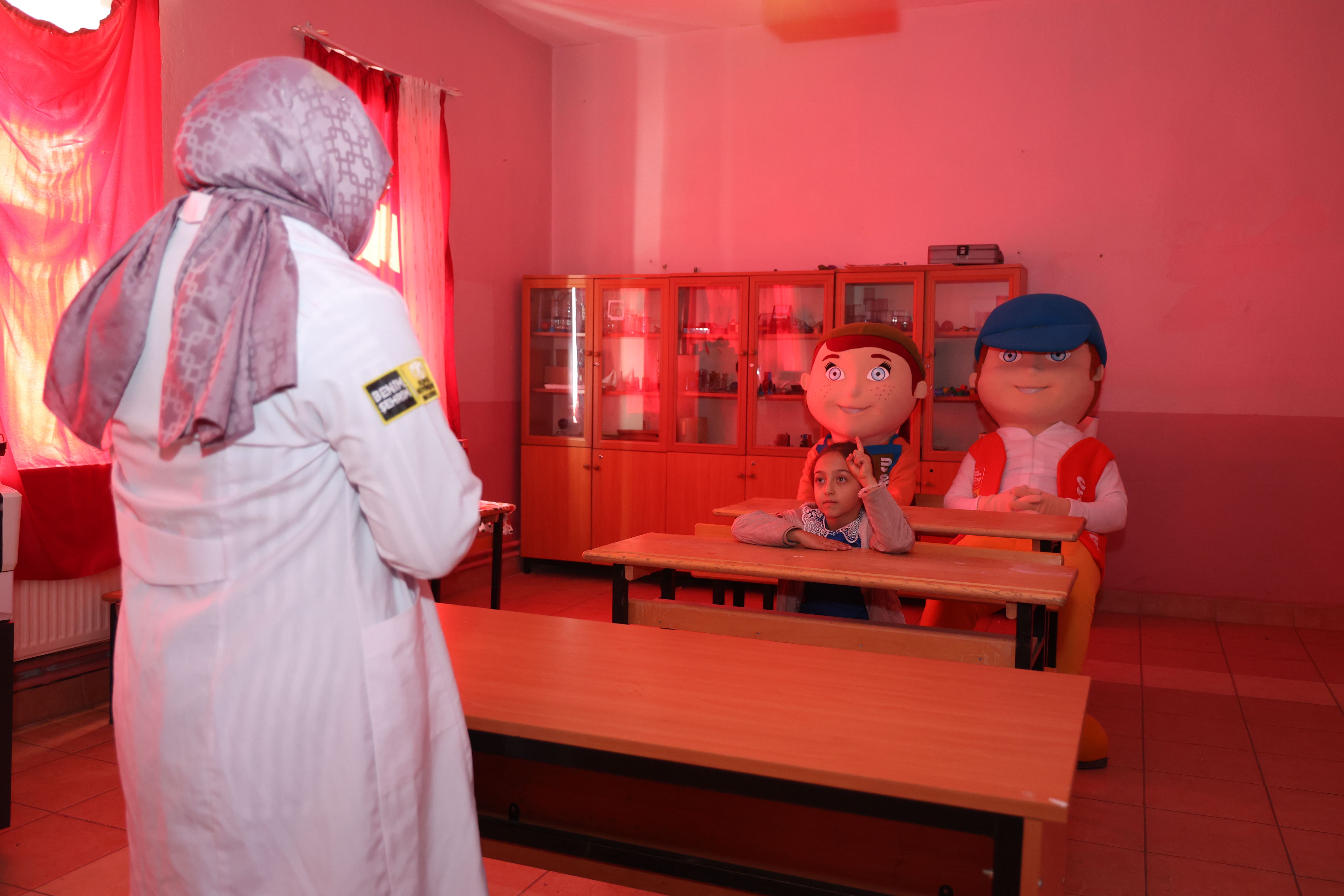 ILGIN GÖKÇEYURT’UN TEK İLKOKUL ÖĞRENCİSİ İLAYDA’YA MİLLİ TOHUM BİLİNCİ KAZANDIRILDI