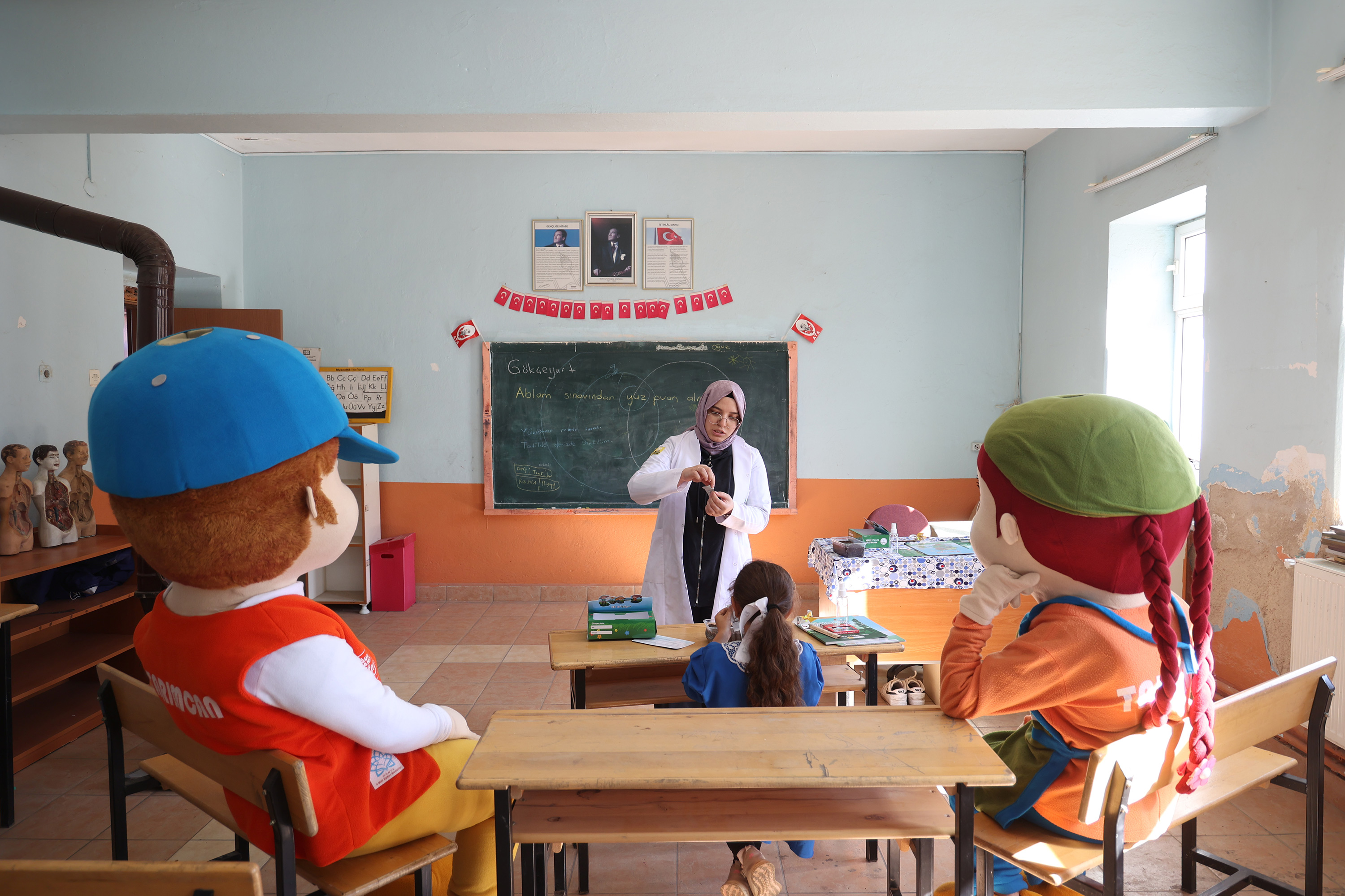 ILGIN GÖKÇEYURT’UN TEK İLKOKUL ÖĞRENCİSİ İLAYDA’YA MİLLİ TOHUM BİLİNCİ KAZANDIRILDI