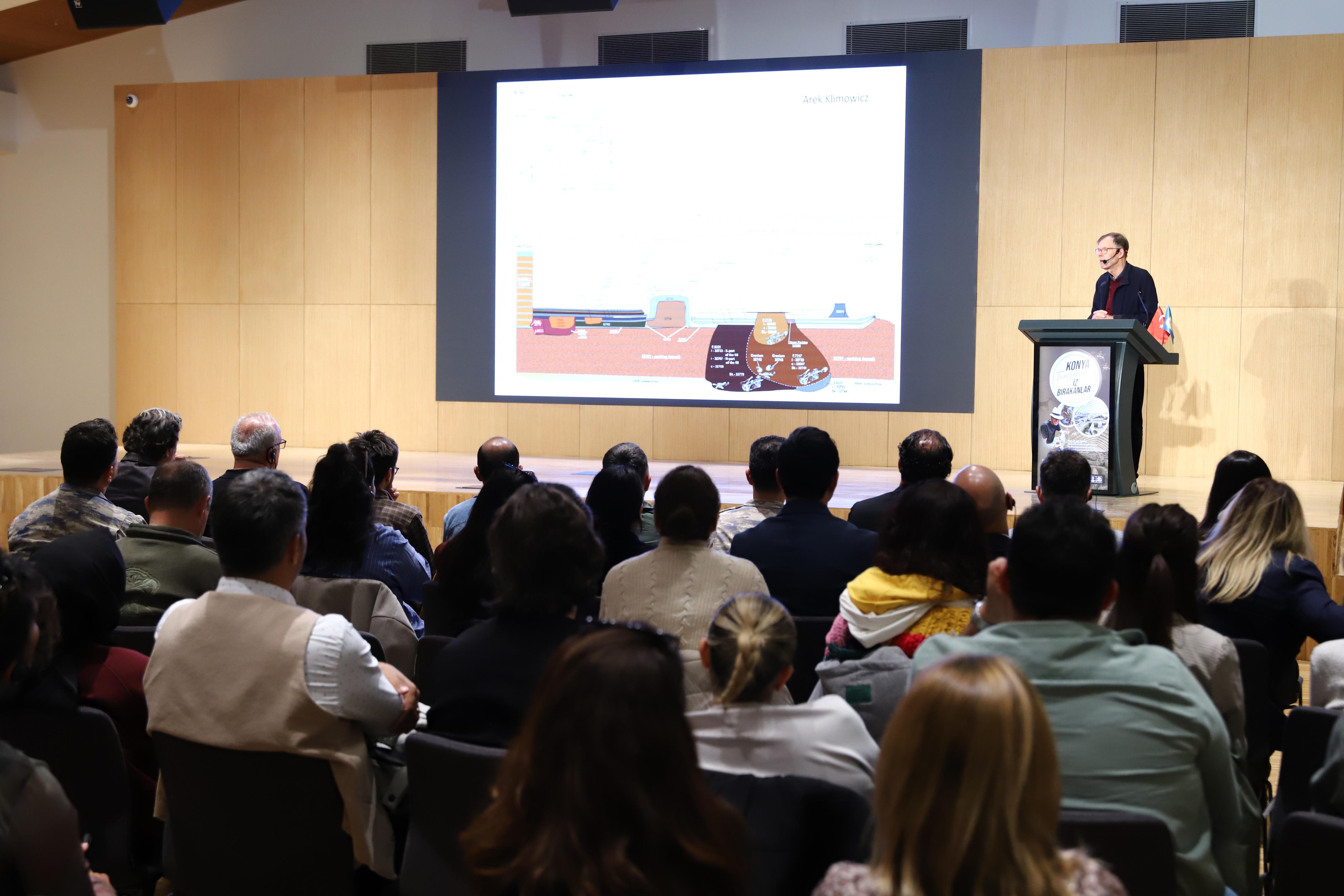 KONYA BÜYÜKŞEHİR, TURİZM BULUŞMALARINDA ÇATALHÖYÜK’ÜN ESKİ KAZI BAŞKANI PROF. HODDER’İ AĞIRLADI