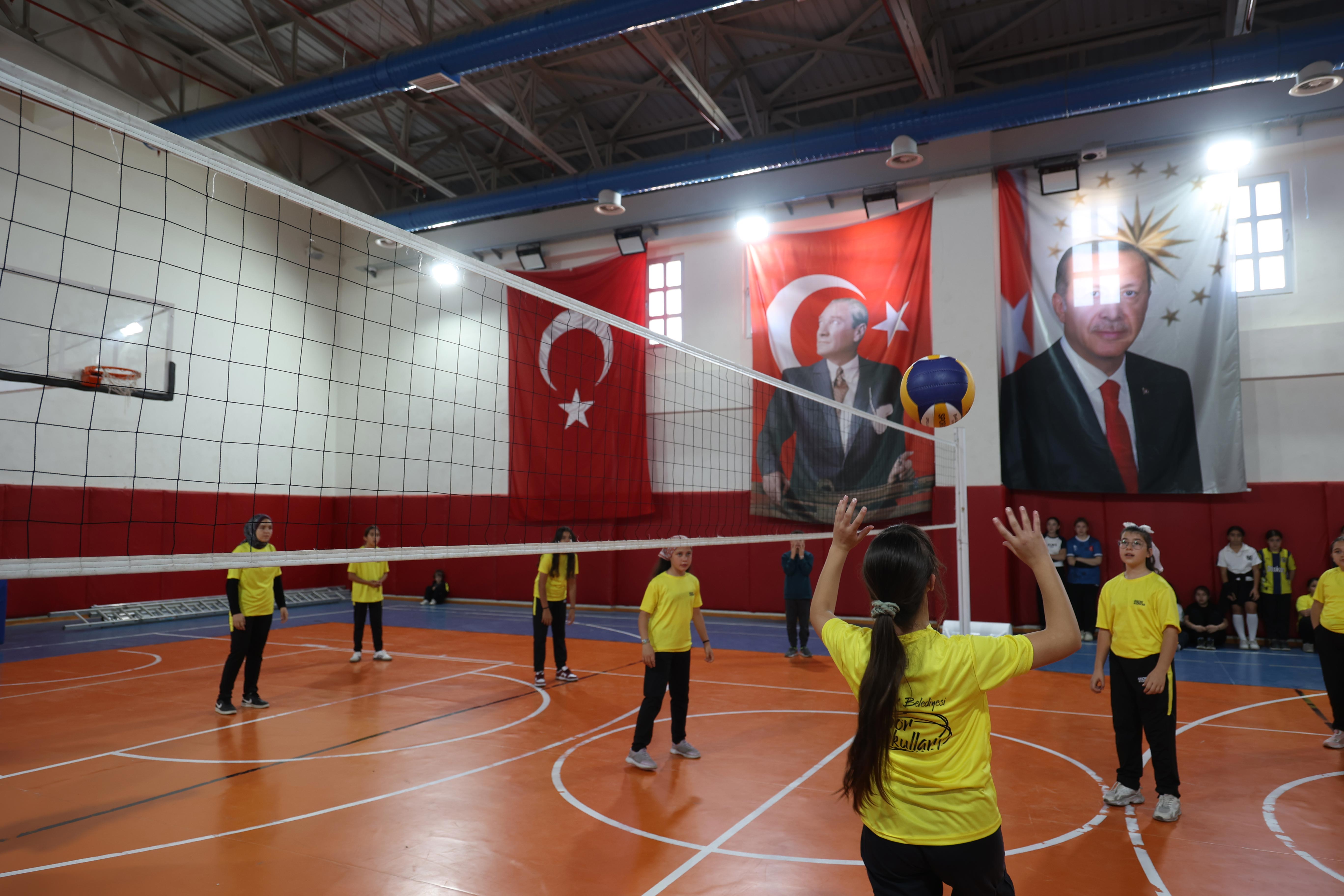 BAŞKAN ALTAY: “28 İLÇEMİZDE KIŞ SPOR OKULUMUZA KATILAN 13 BİN ÖĞRENCİMİZE BAŞARILAR DİLİYORUM”