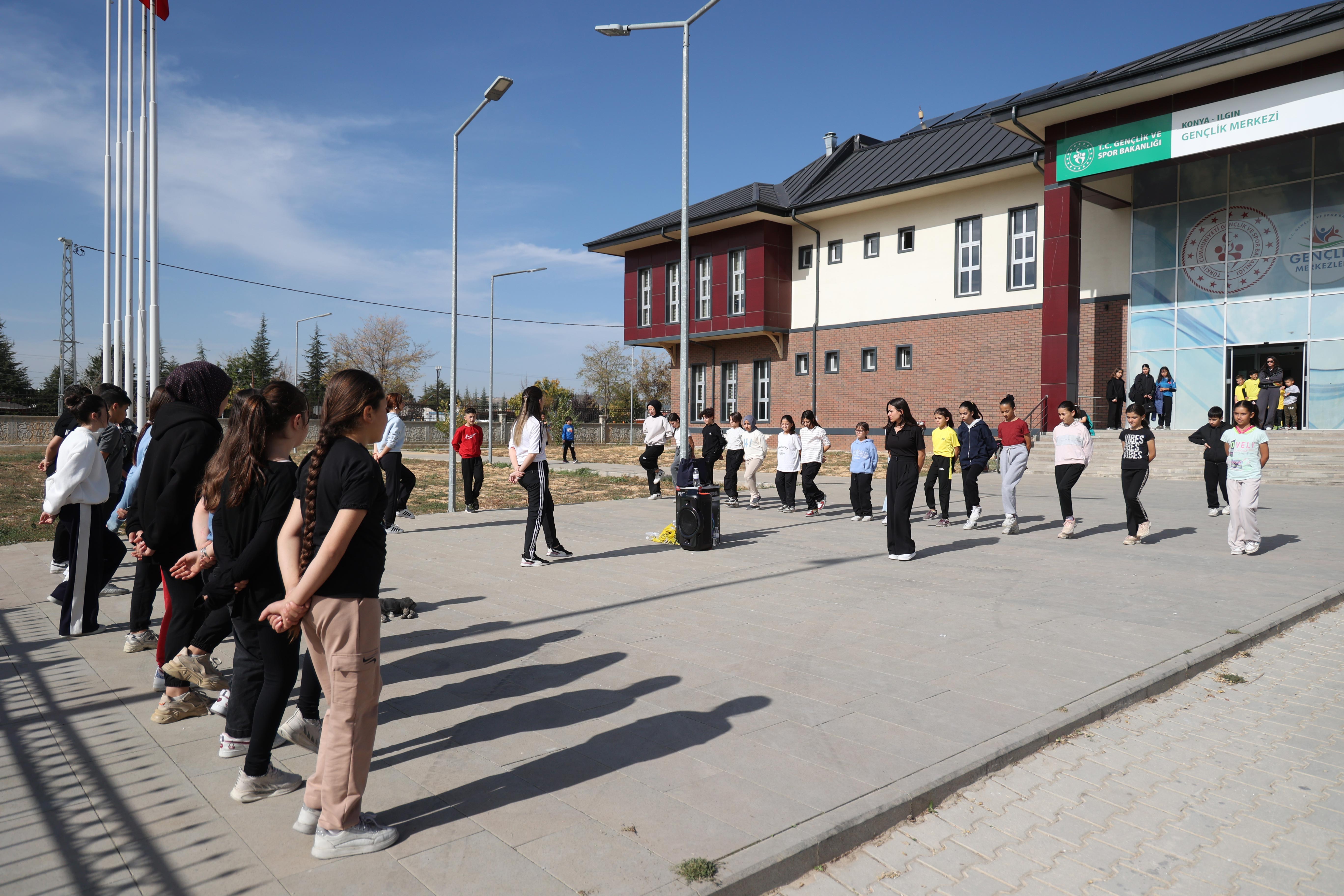 BAŞKAN ALTAY: “28 İLÇEMİZDE KIŞ SPOR OKULUMUZA KATILAN 13 BİN ÖĞRENCİMİZE BAŞARILAR DİLİYORUM”