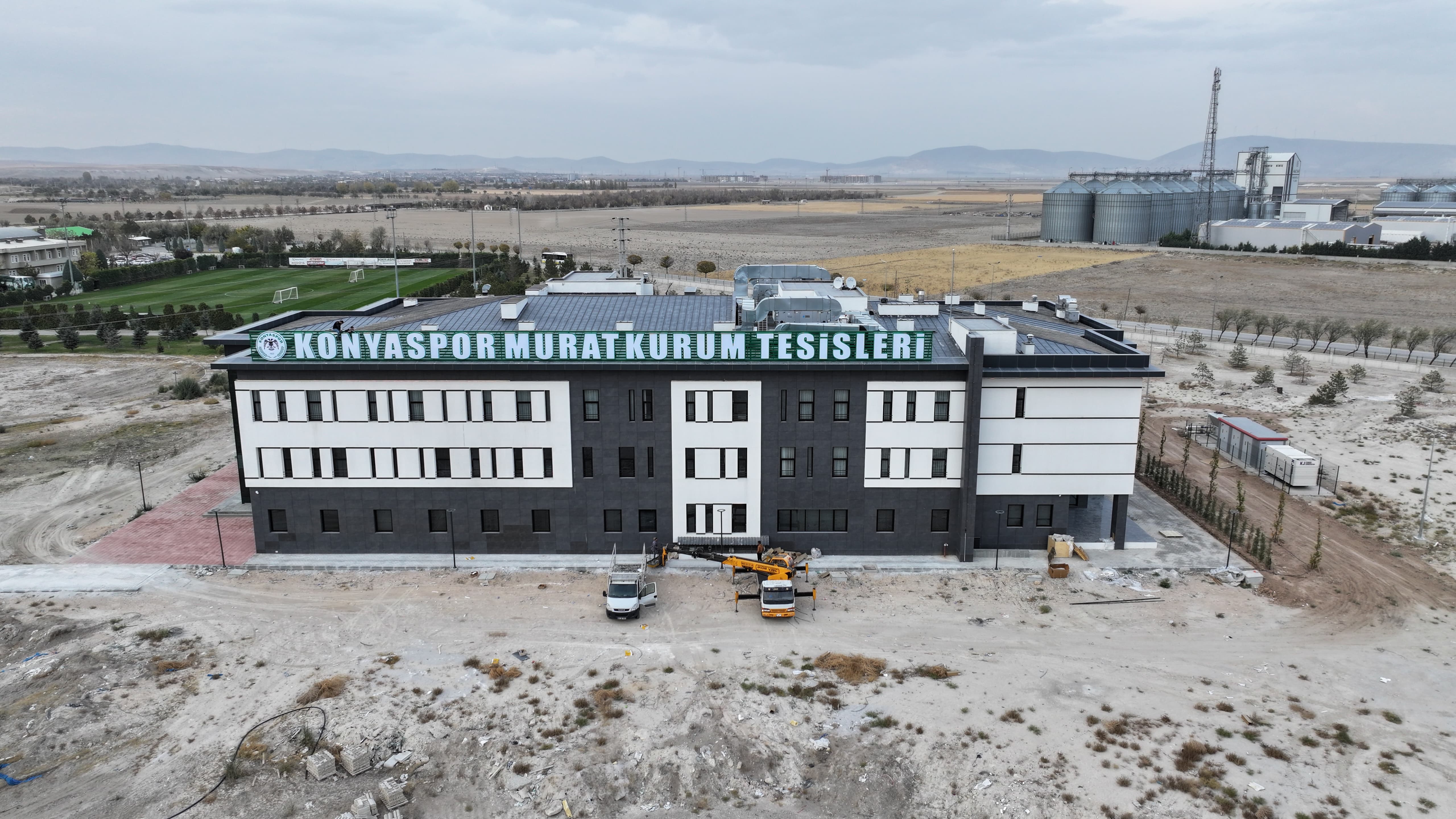 BAŞKAN ALTAY: “BÜTÜN ENERJİMİZİ KONYASPOR’UN BAŞARISI VE KONYA’NIN GELECEK YÜZYILA HAZIRLANMASI İÇİN HARCAMALIYIZ”