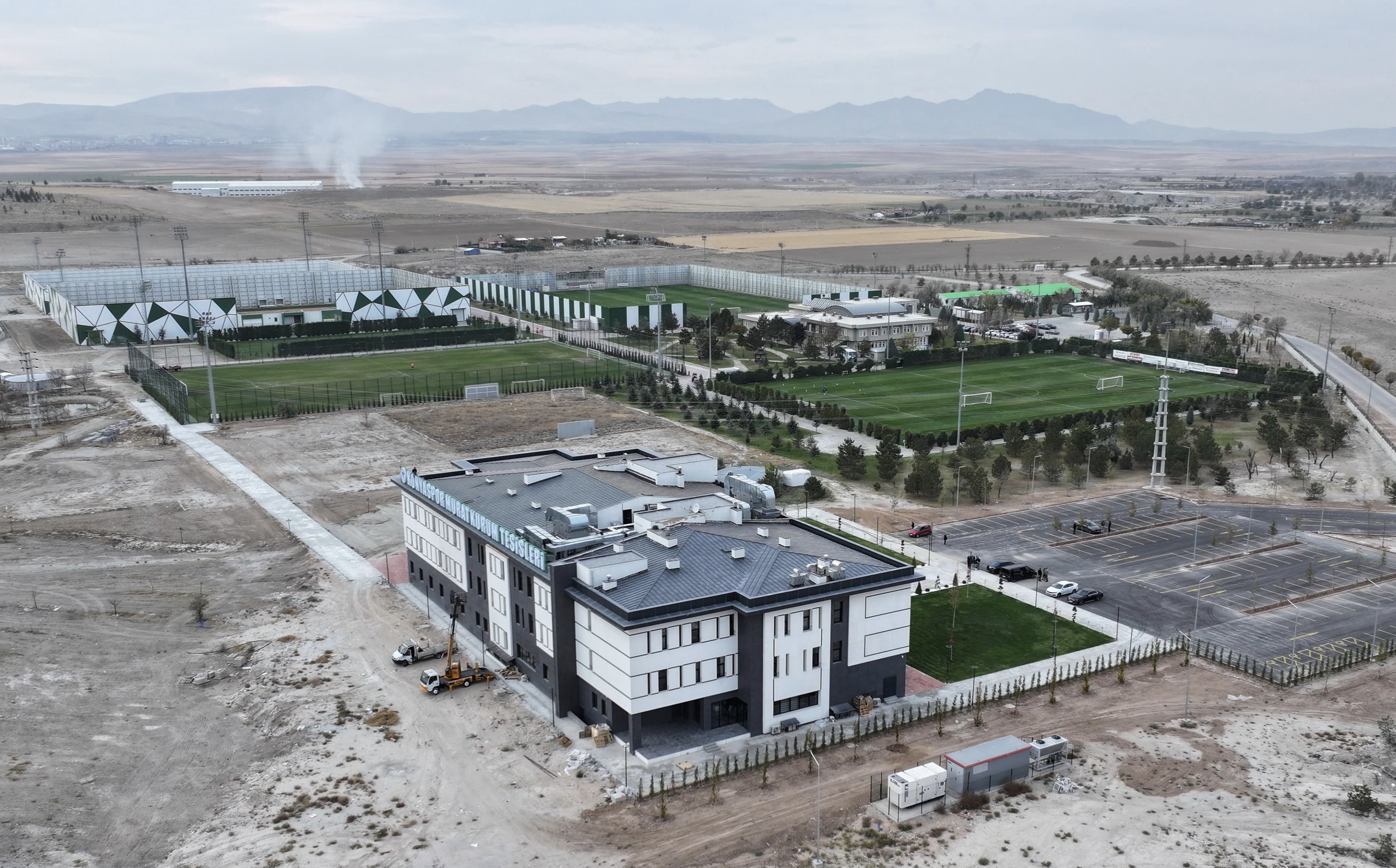 BAŞKAN ALTAY: “BÜTÜN ENERJİMİZİ KONYASPOR’UN BAŞARISI VE KONYA’NIN GELECEK YÜZYILA HAZIRLANMASI İÇİN HARCAMALIYIZ”