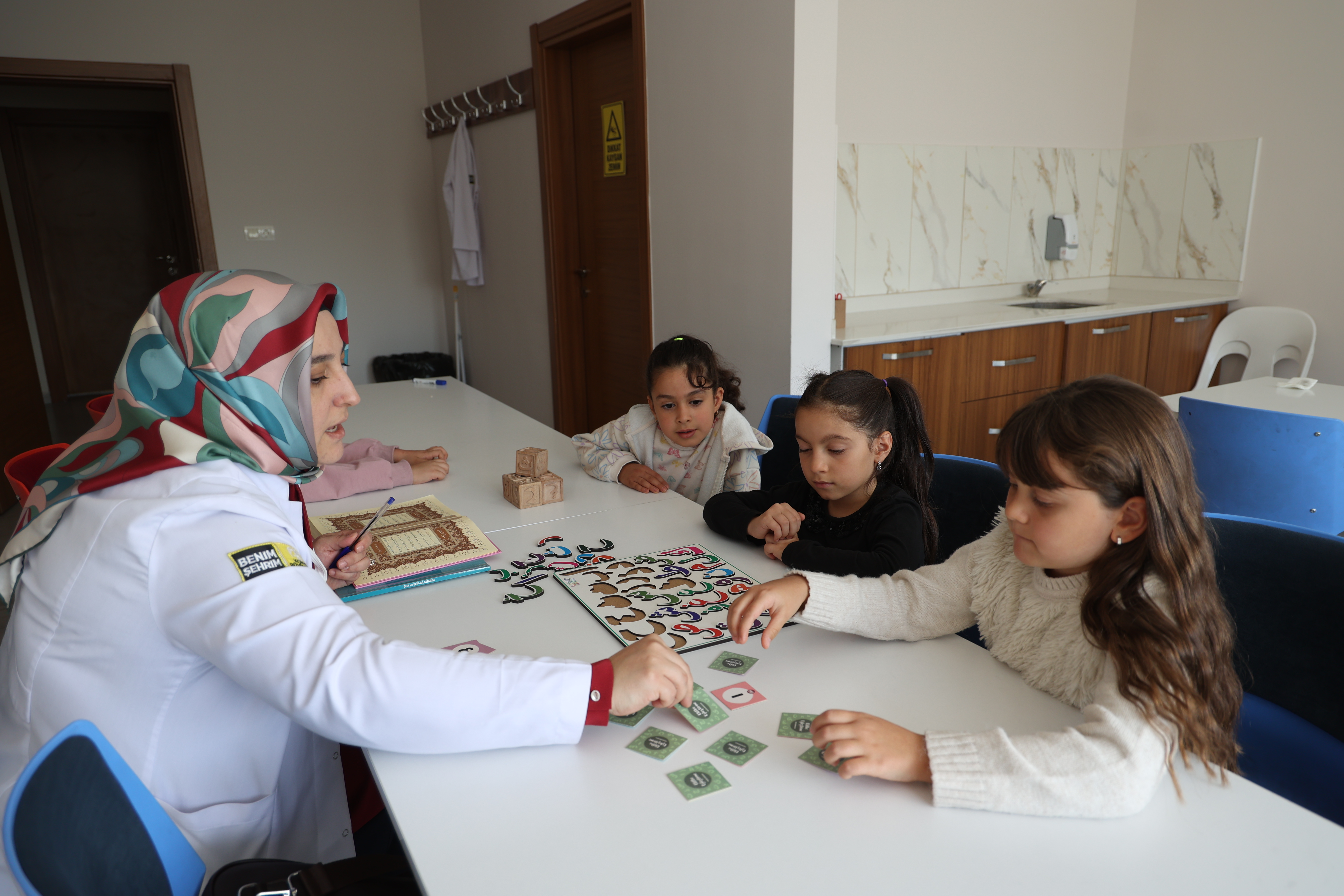 GENÇLERİ GELECEĞE HAZIRLAYAN GENÇ KOMEK ATÖLYE EĞİTİMLERİ BAŞLADI