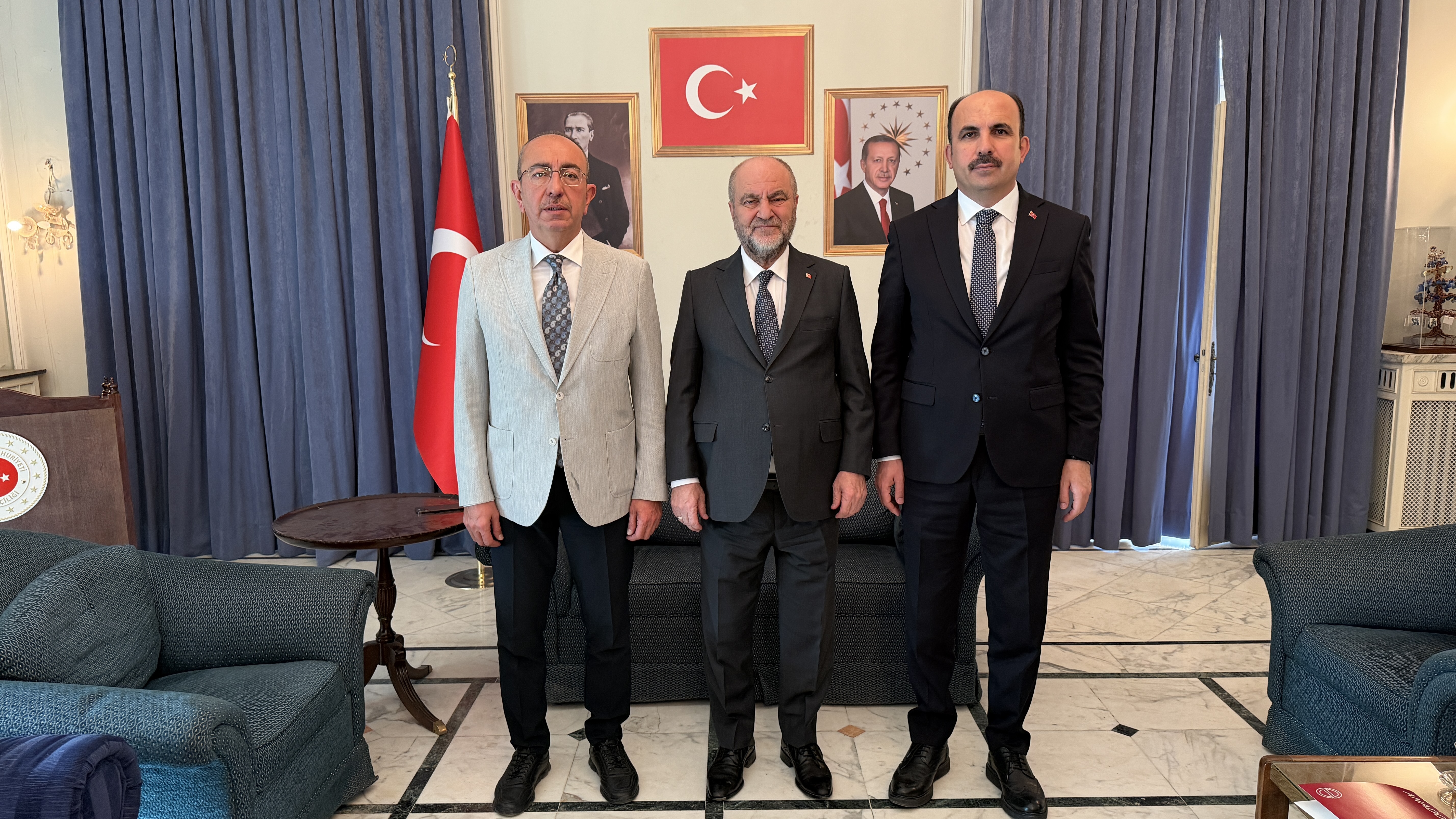 BAŞKAN ALTAY ŞAM’DA DÜZENLENEN 10. ULUSLARARASI DİNİ ARAŞTIRMALAR VE İNSAN SEMPOZYUMU’NDA KONUŞTU: “İNŞALLAH SEMPOZYUMUN 11.SİNİ GAZZE’DE, 12.SİNİ DE KUDÜS’TE YAPMAYI RABBİM BİZE GÖSTERSİN”