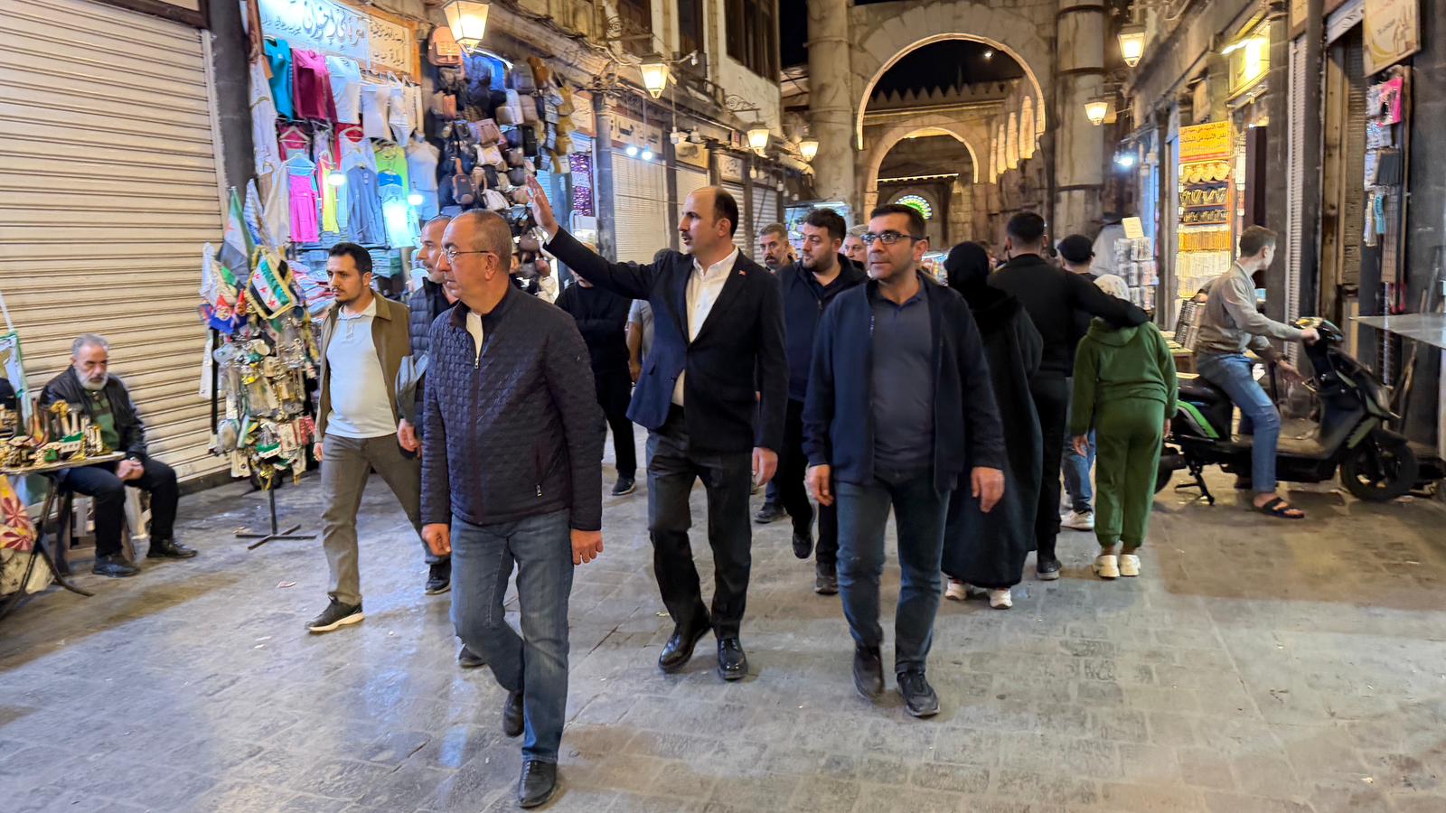 BAŞKAN ALTAY ŞAM’DA DÜZENLENEN 10. ULUSLARARASI DİNİ ARAŞTIRMALAR VE İNSAN SEMPOZYUMU’NDA KONUŞTU: “İNŞALLAH SEMPOZYUMUN 11.SİNİ GAZZE’DE, 12.SİNİ DE KUDÜS’TE YAPMAYI RABBİM BİZE GÖSTERSİN”