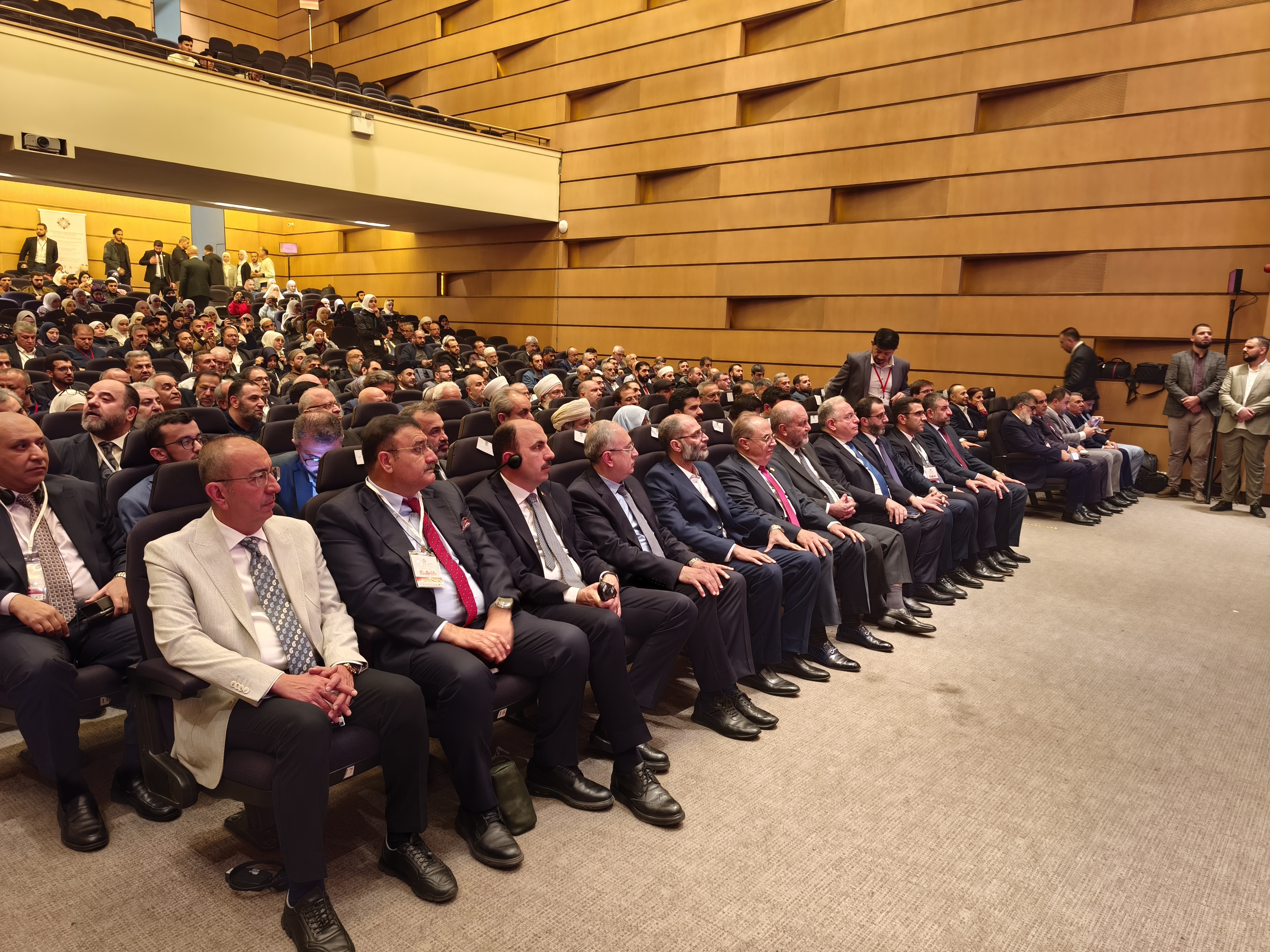 BAŞKAN ALTAY ŞAM’DA DÜZENLENEN 10. ULUSLARARASI DİNİ ARAŞTIRMALAR VE İNSAN SEMPOZYUMU’NDA KONUŞTU: “İNŞALLAH SEMPOZYUMUN 11.SİNİ GAZZE’DE, 12.SİNİ DE KUDÜS’TE YAPMAYI RABBİM BİZE GÖSTERSİN”