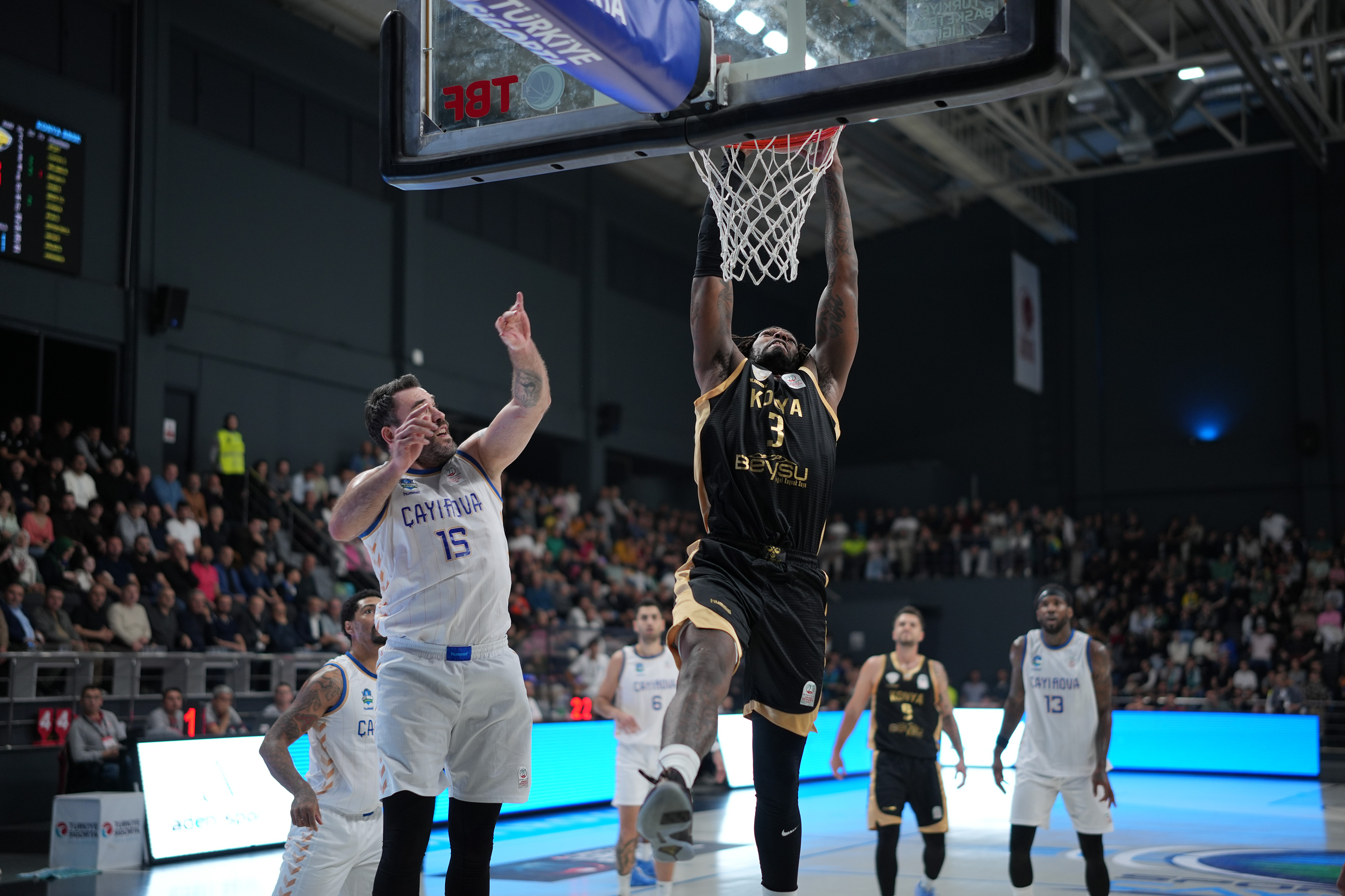 BÜYÜKŞEHİR, ZİRVE YARIŞINDA “BURADAYIM” DEDİ