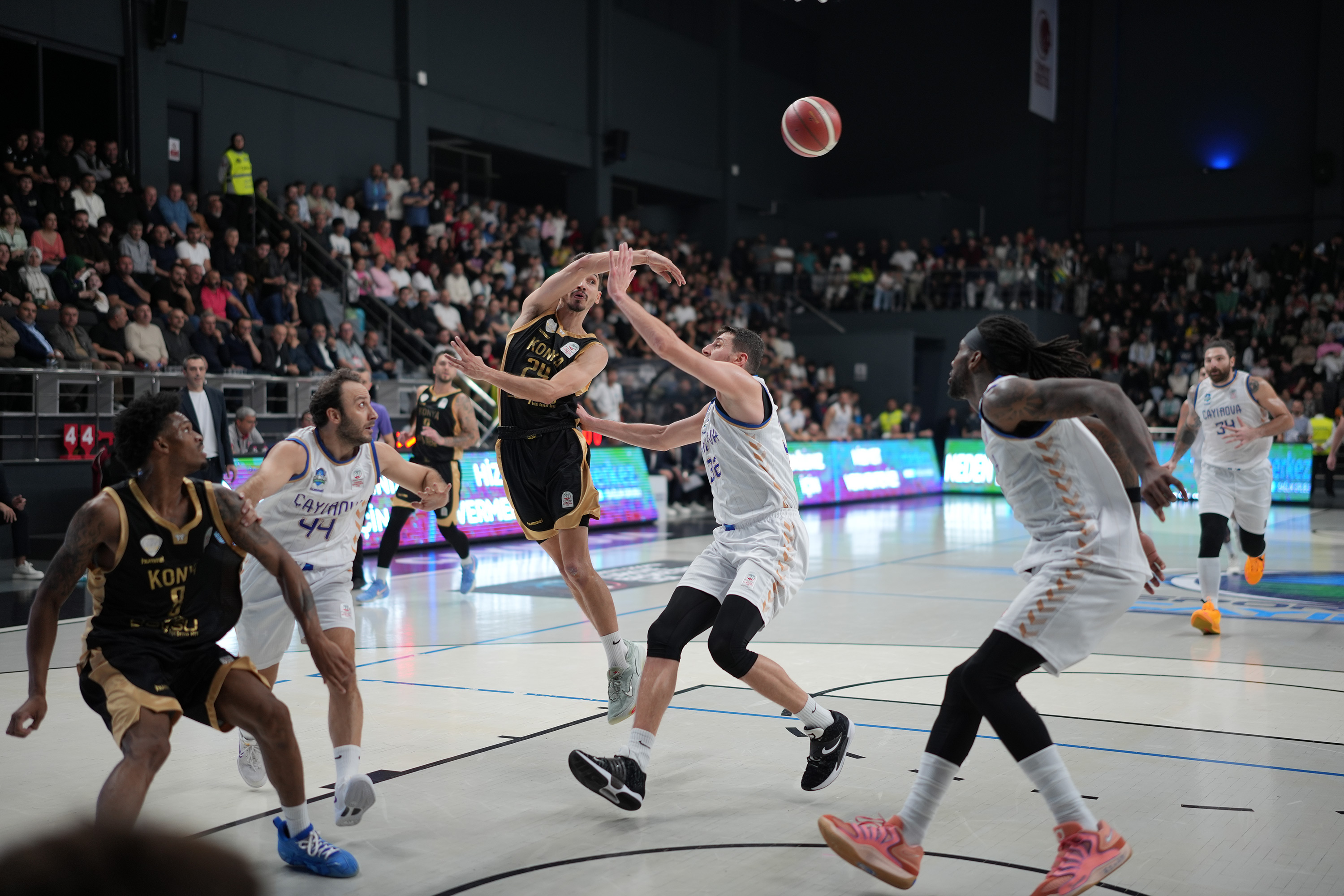 BÜYÜKŞEHİR, ZİRVE YARIŞINDA “BURADAYIM” DEDİ