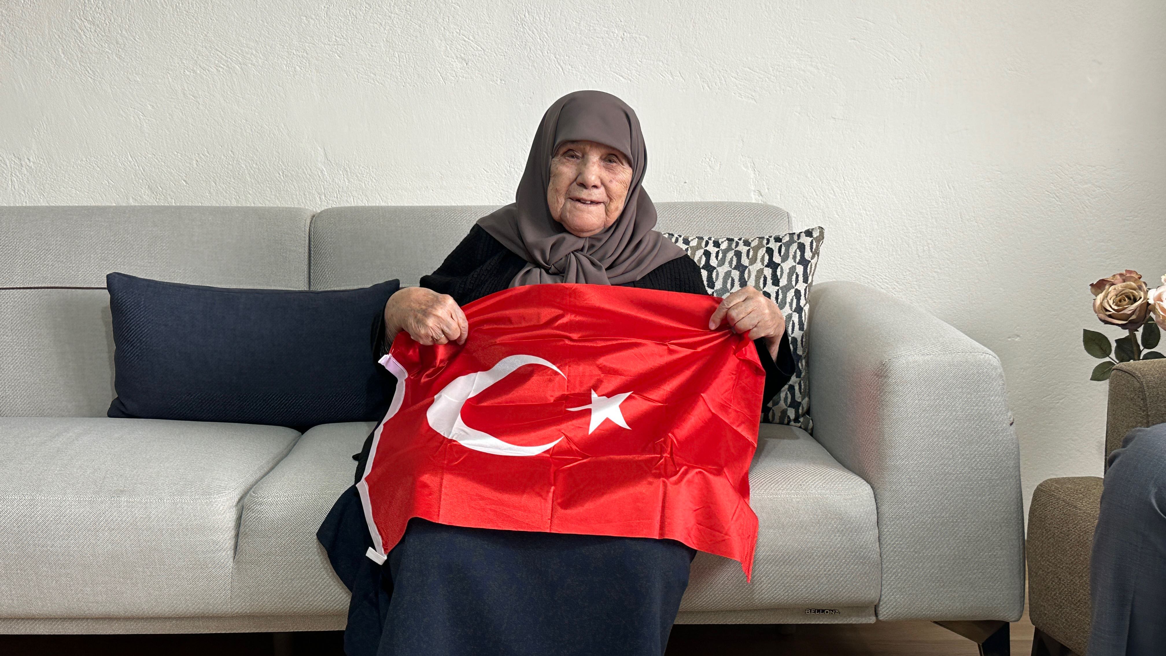 KONYA BÜYÜKŞEHİR ÖĞRETMENLER GÜNÜ’NDE ŞEHİT ÖĞRETMENLERİ UNUTMADI