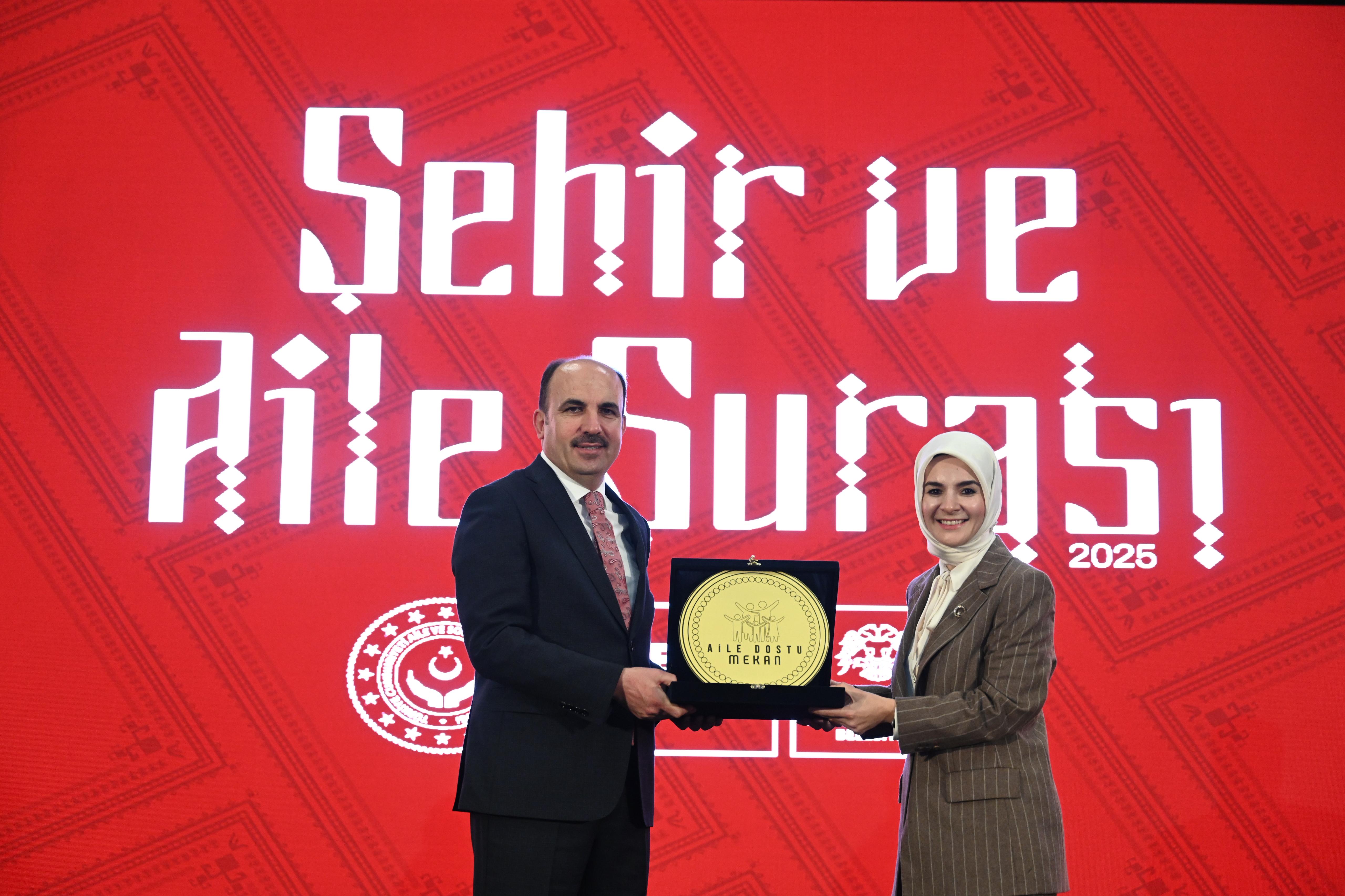 BAKAN GÖKTAŞ: “KONYA AİLE DOSTU ŞEHİRCİLİK ANLAYIŞINDA ÖRNEK GÖSTERİLECEK BİR TECRÜBEYE SAHİP”