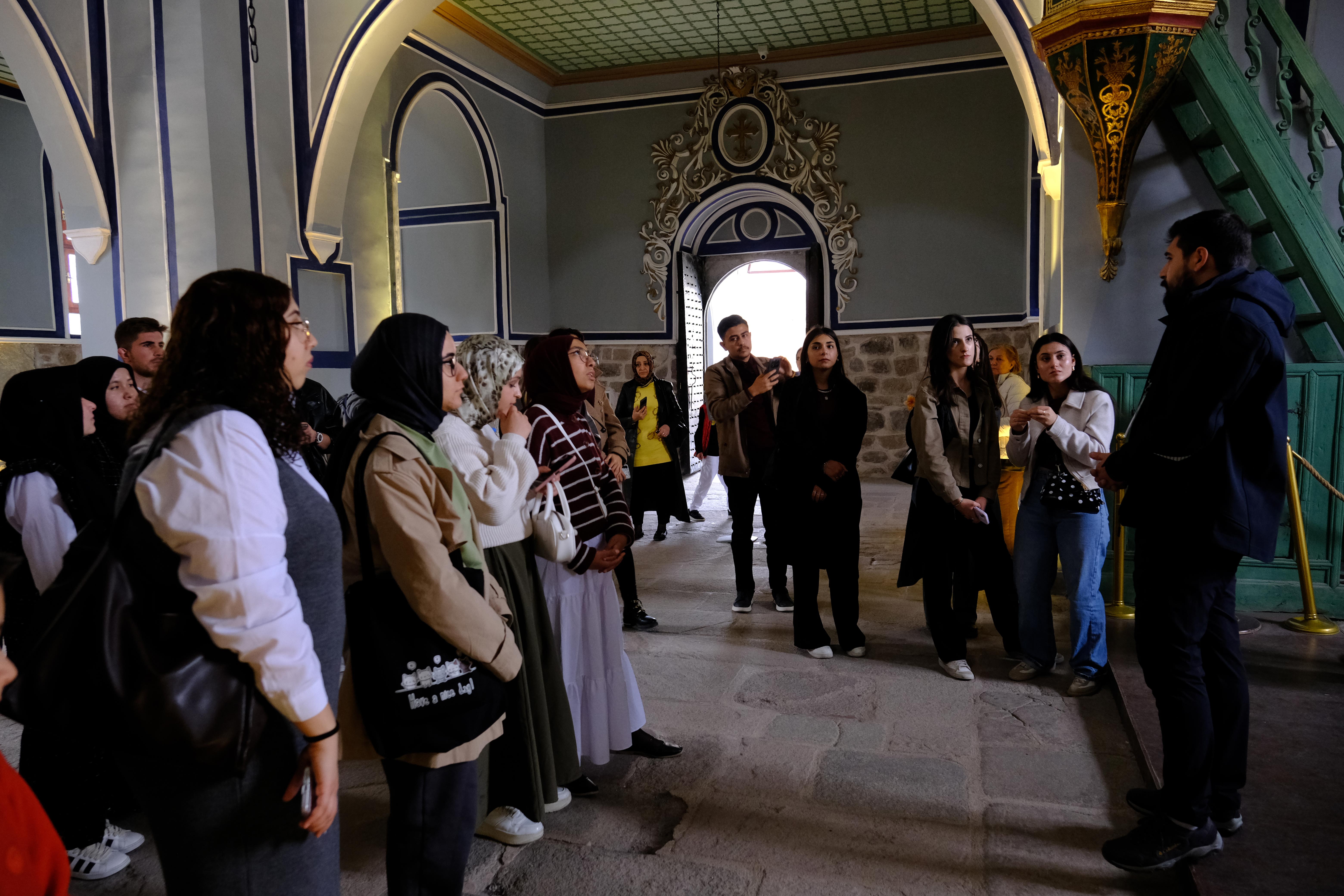 KONYA BÜYÜKŞEHİR GENÇLİK MECLİSİ GENÇLER İÇİN ETKİNLİKLER DÜZENLEMEYE DEVAM EDİYOR