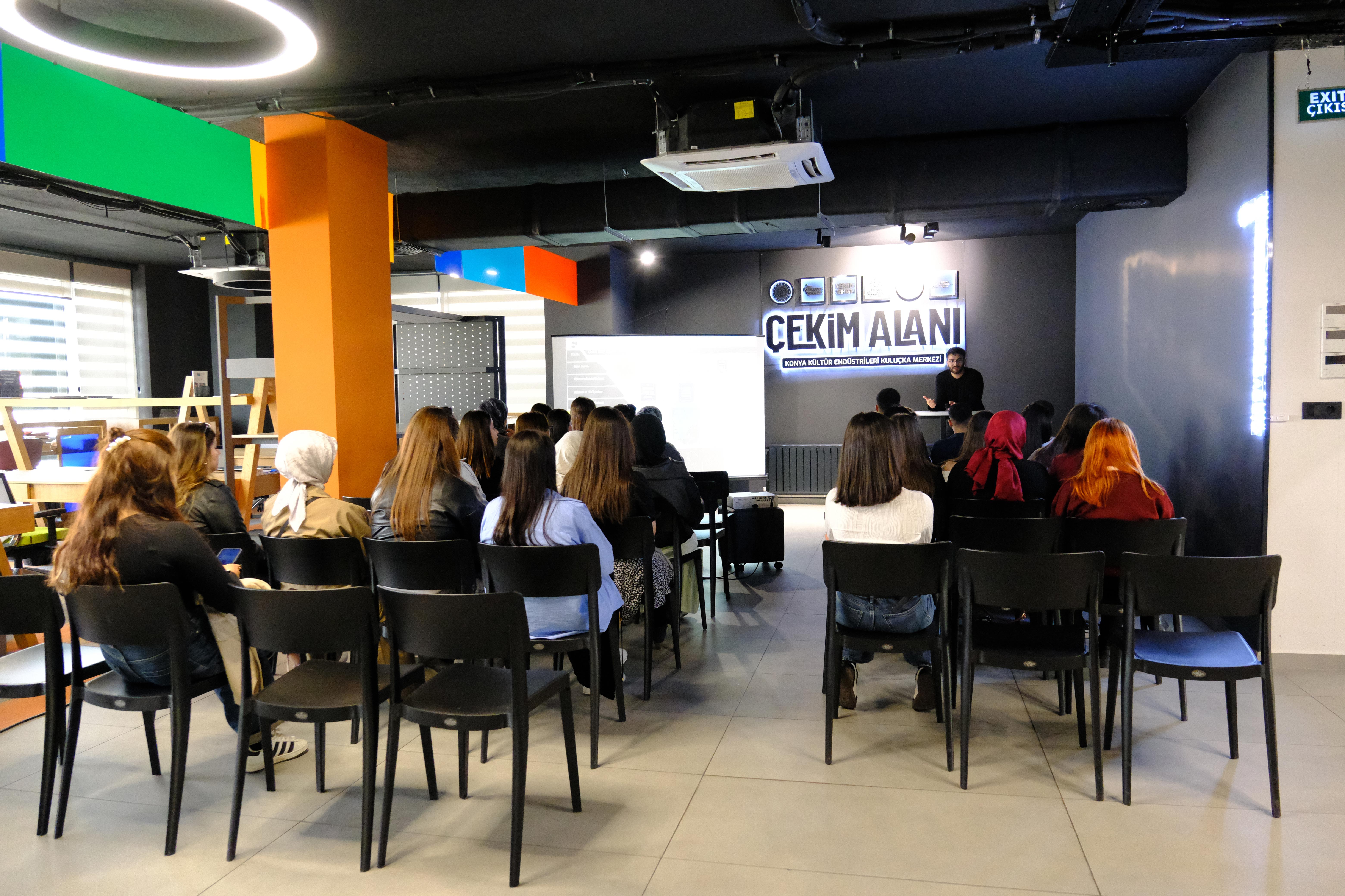 KONYA BÜYÜKŞEHİR GENÇLİK MECLİSİ GENÇLER İÇİN ETKİNLİKLER DÜZENLEMEYE DEVAM EDİYOR