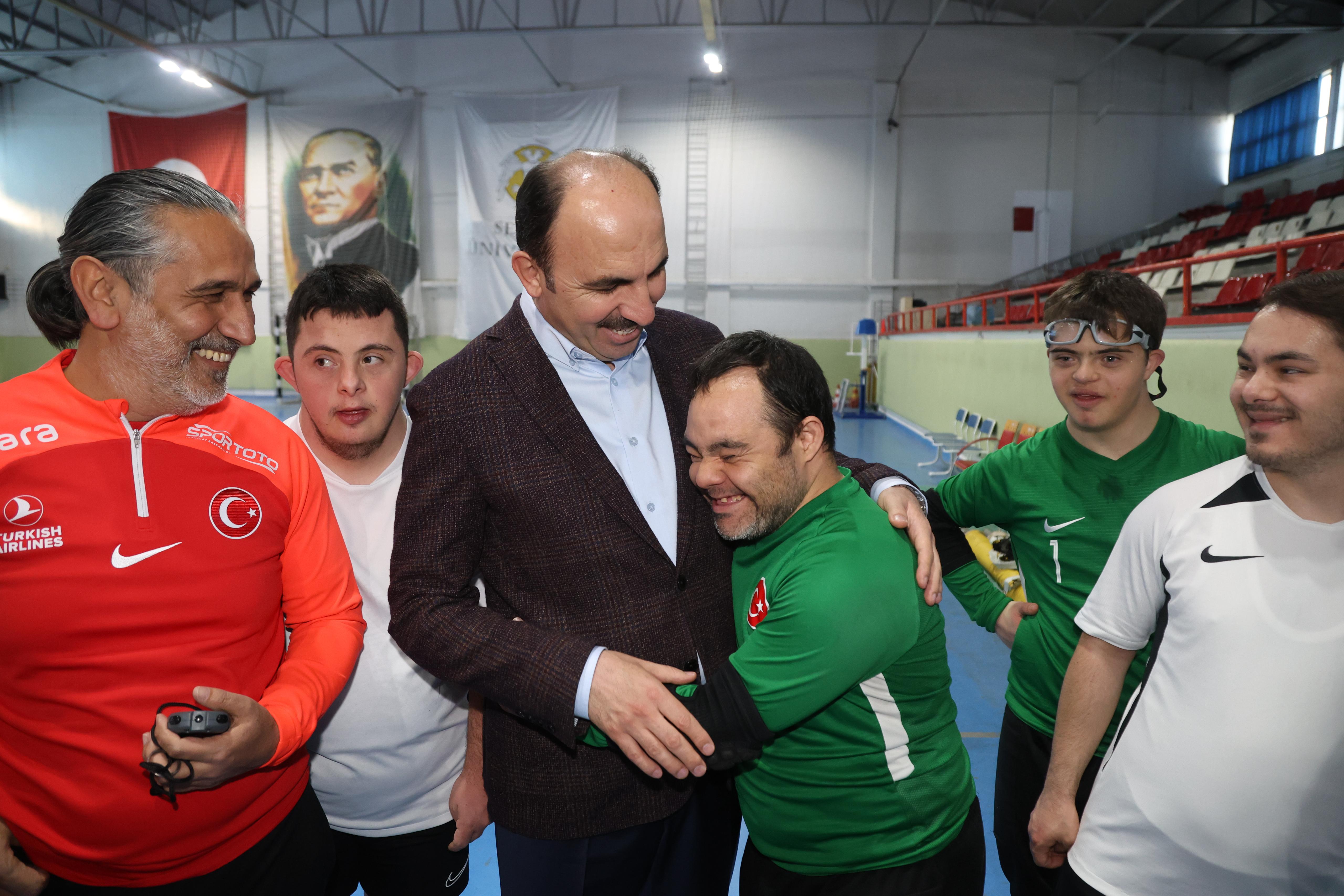 BAŞKAN ALTAY: “ÖZEL GEREKSİNİMLİ KARDEŞLERİMİZİN BAŞARI VE CESARETİNİN HERKESE İLHAM KAYNAĞI OLMASINI DİLİYORUM”