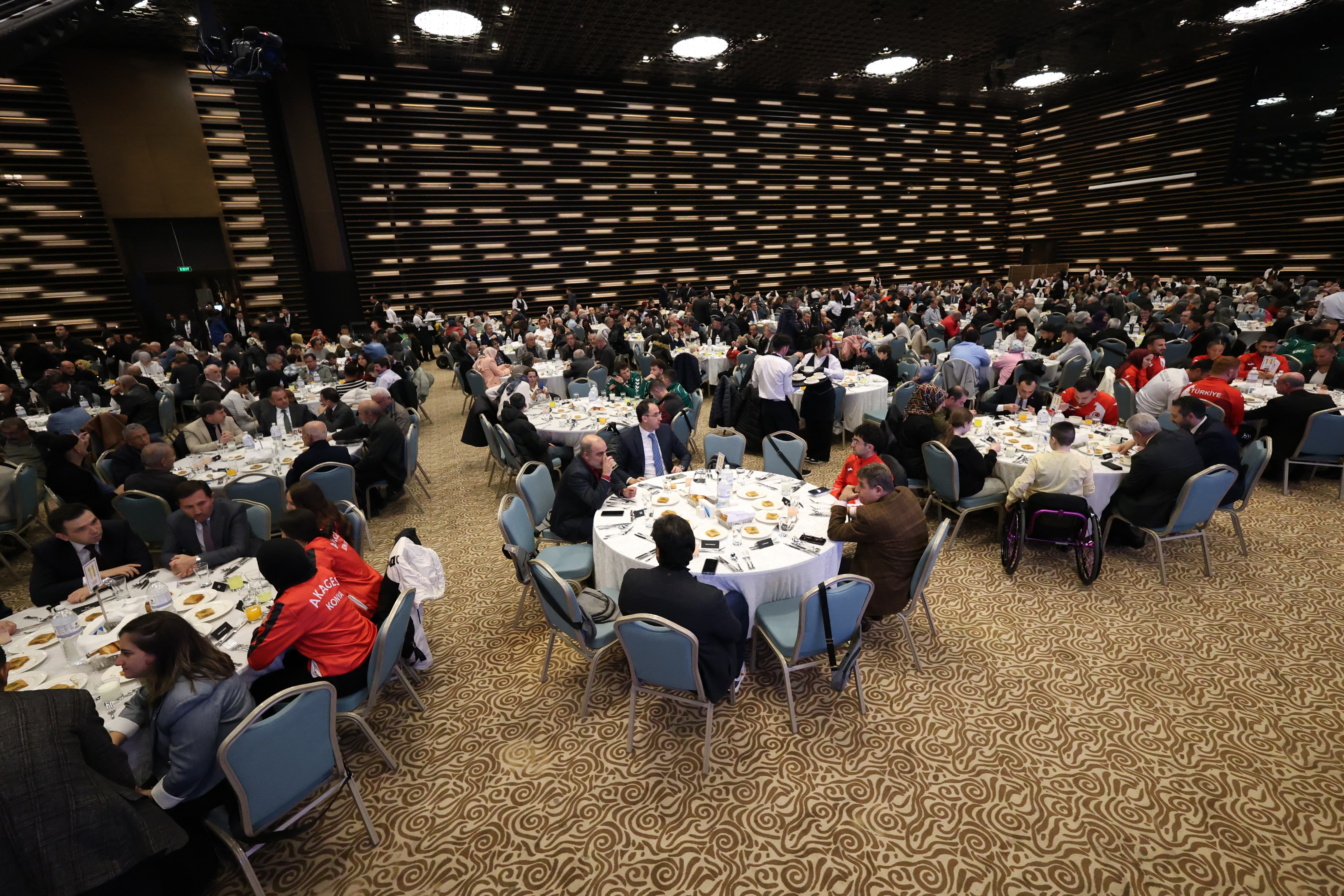 KONYA’DA ÖZEL BİREYLER VE AİLELERİ İÇİN ÖZEL BULUŞMA