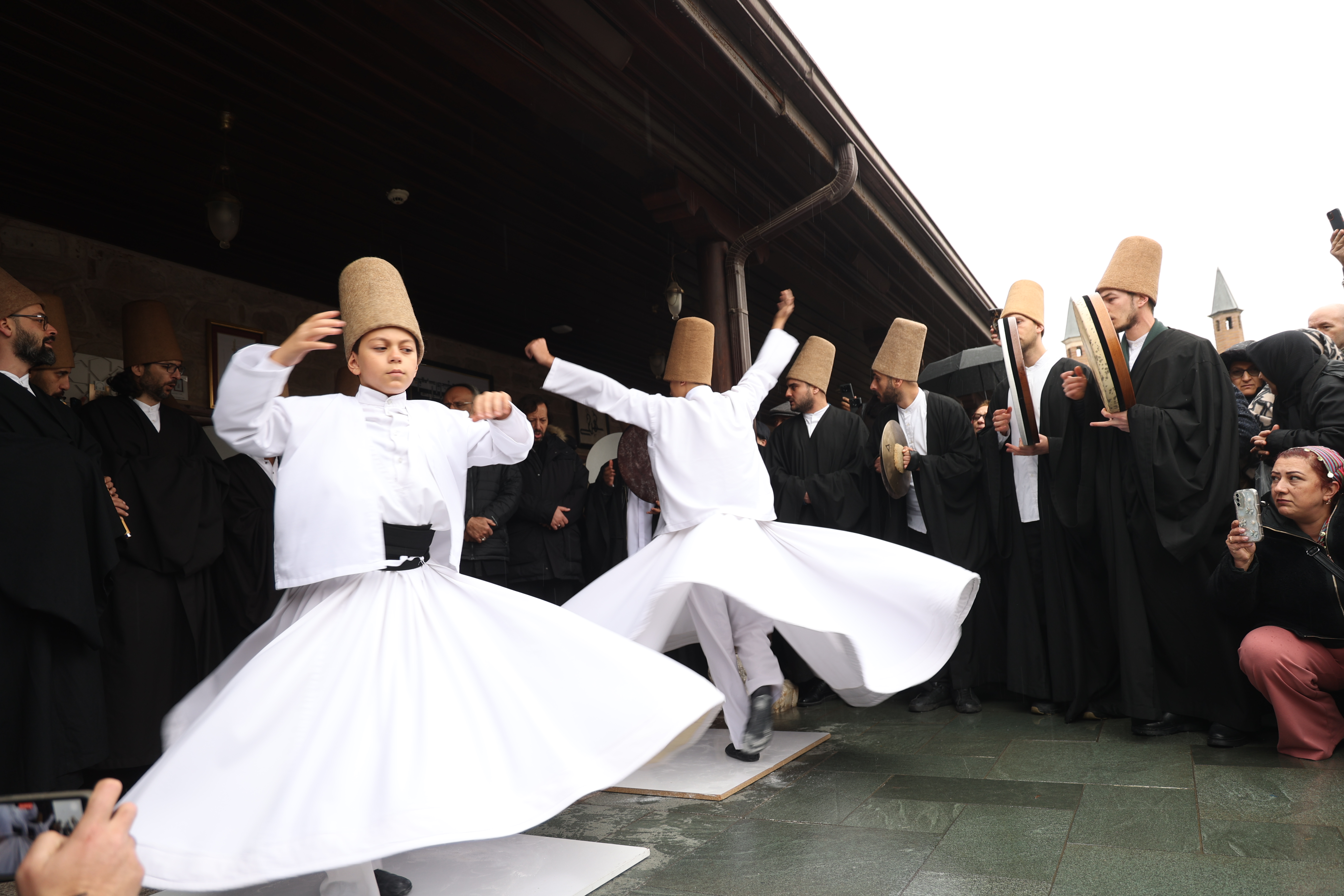 HAZRETİ MEVLANA'NIN 752. VUSLAT YIL DÖNÜMÜ ANMA ETKİNLİKLERİ “HUZUR VAKTİ” TEMASIYLA BAŞLADI