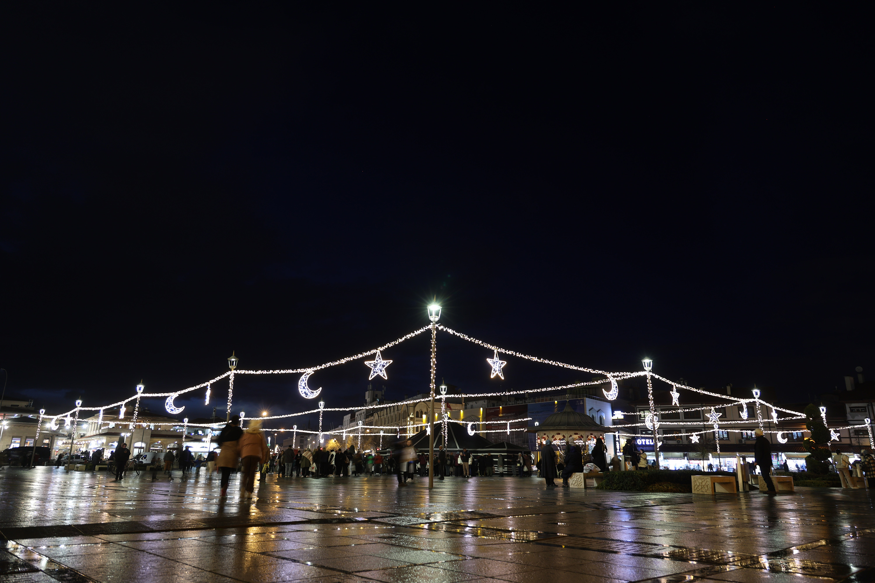 KONYA BÜYÜKŞEHİR’İN ŞEB-İ ARUS HAFTASINA ÖZEL AYDINLATMALARI ŞEHRİ RENKLENDİRDİ