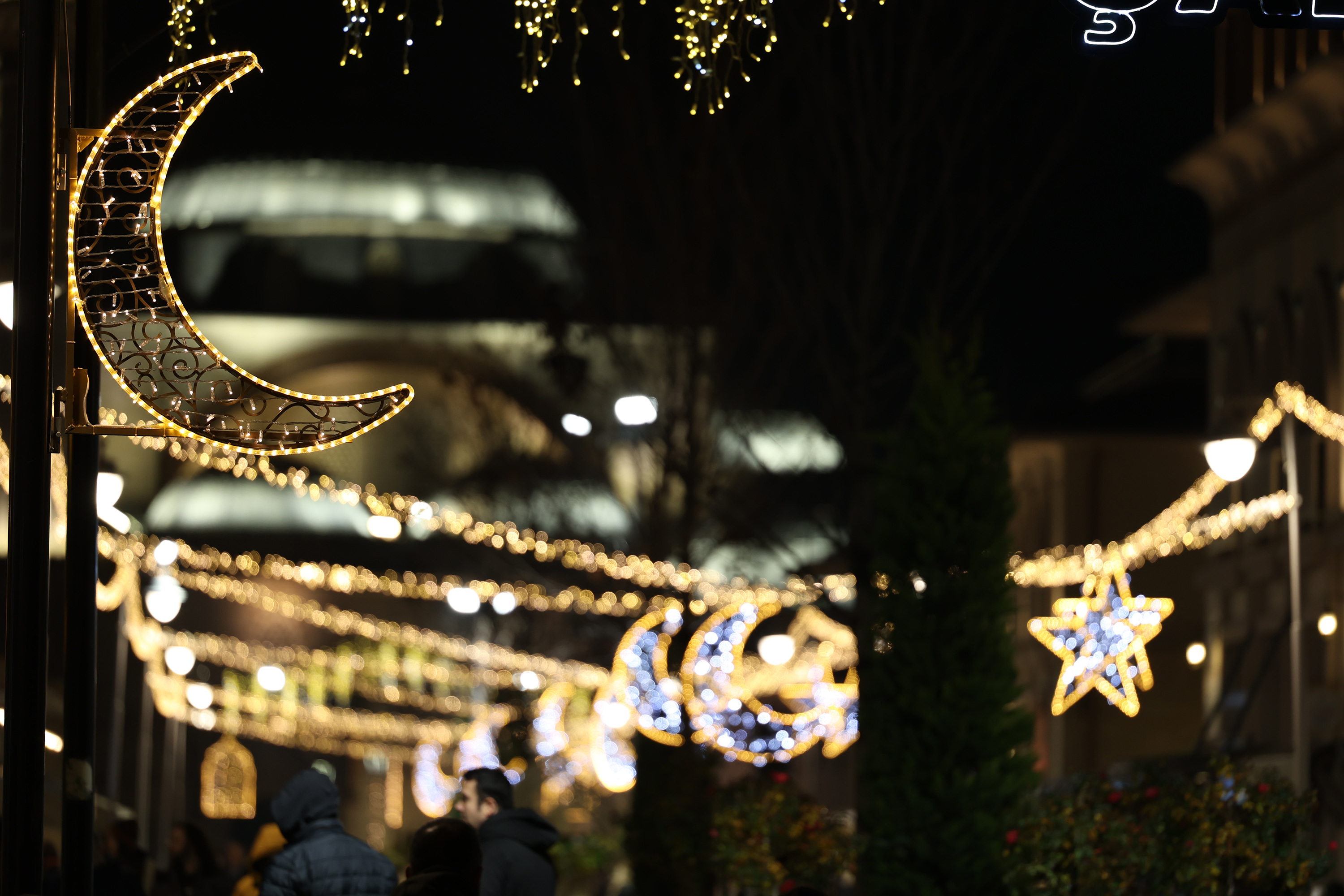 KONYA BÜYÜKŞEHİR’İN ŞEB-İ ARUS HAFTASINA ÖZEL AYDINLATMALARI ŞEHRİ RENKLENDİRDİ
