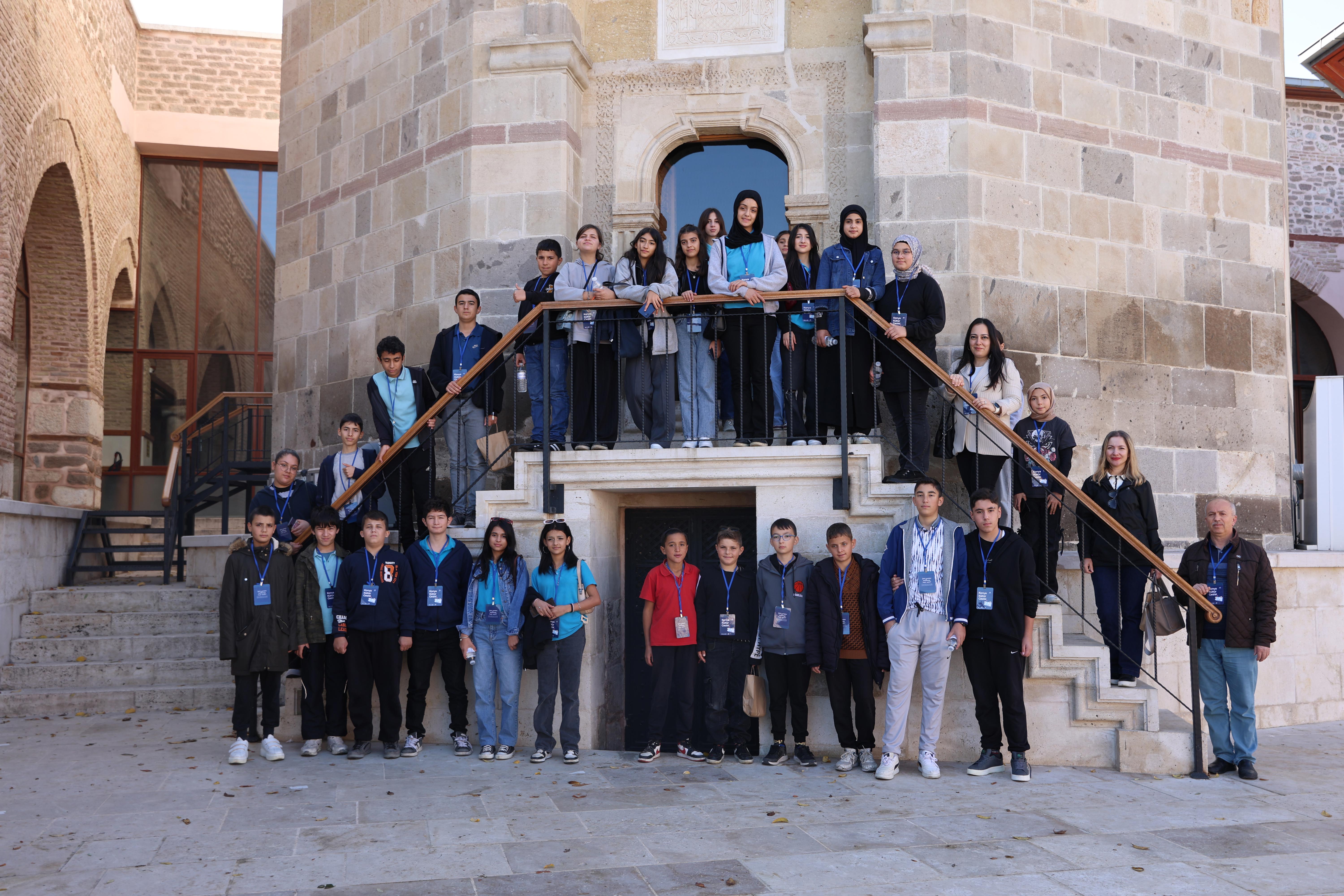 İLÇELERDEKİ 7. SINIF ÖĞRENCİLERİ KONYA’NIN KÜLTÜREL MİRASINI YAKINDAN TANIYOR