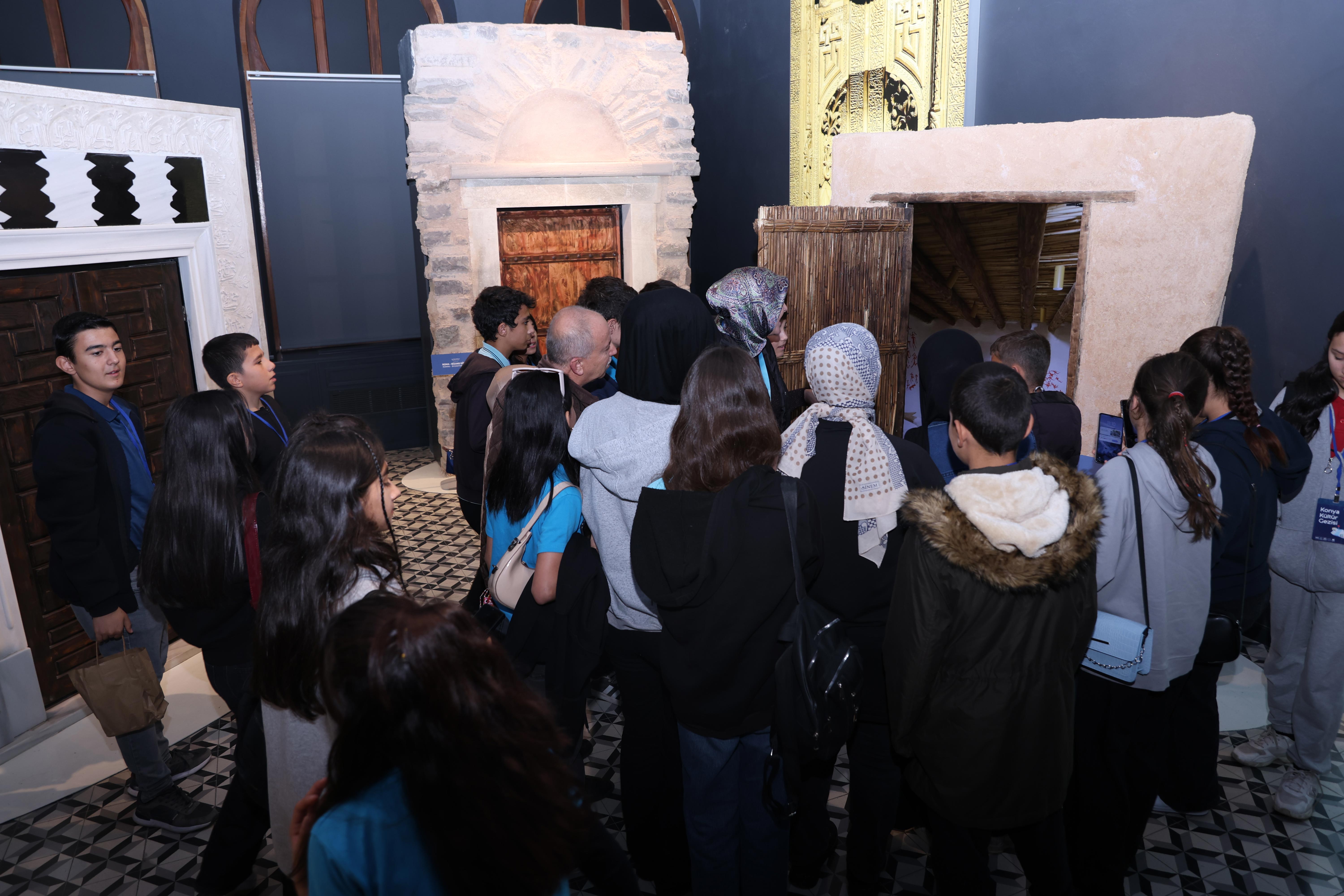 İLÇELERDEKİ 7. SINIF ÖĞRENCİLERİ KONYA’NIN KÜLTÜREL MİRASINI YAKINDAN TANIYOR