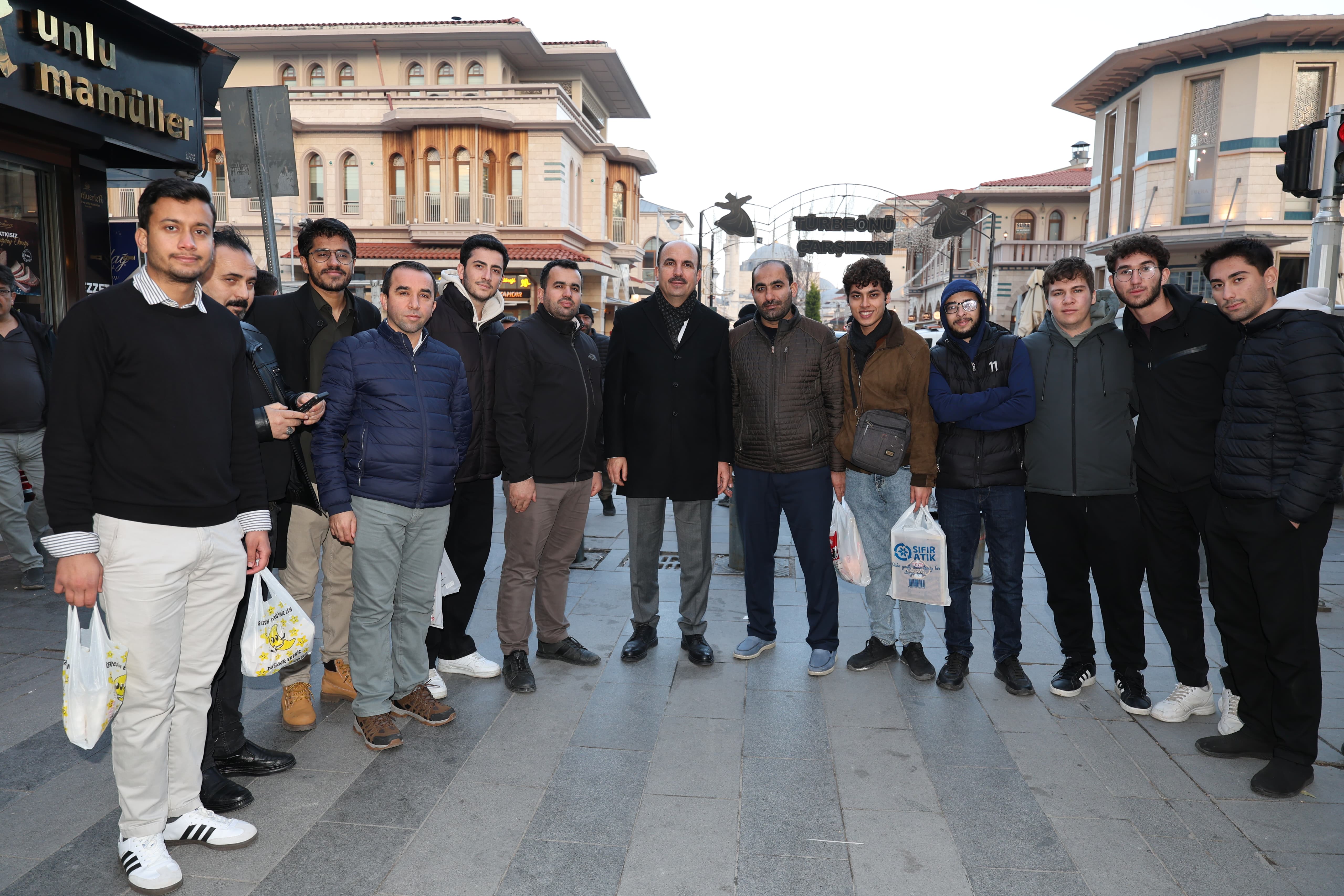 BAŞKAN ALTAY, ŞEB-İ ARUS ETKİNLİKLERİ İÇİN KONYA’YA GELEN MİSAFİRLERLE VE ESNAFLA BULUŞTU