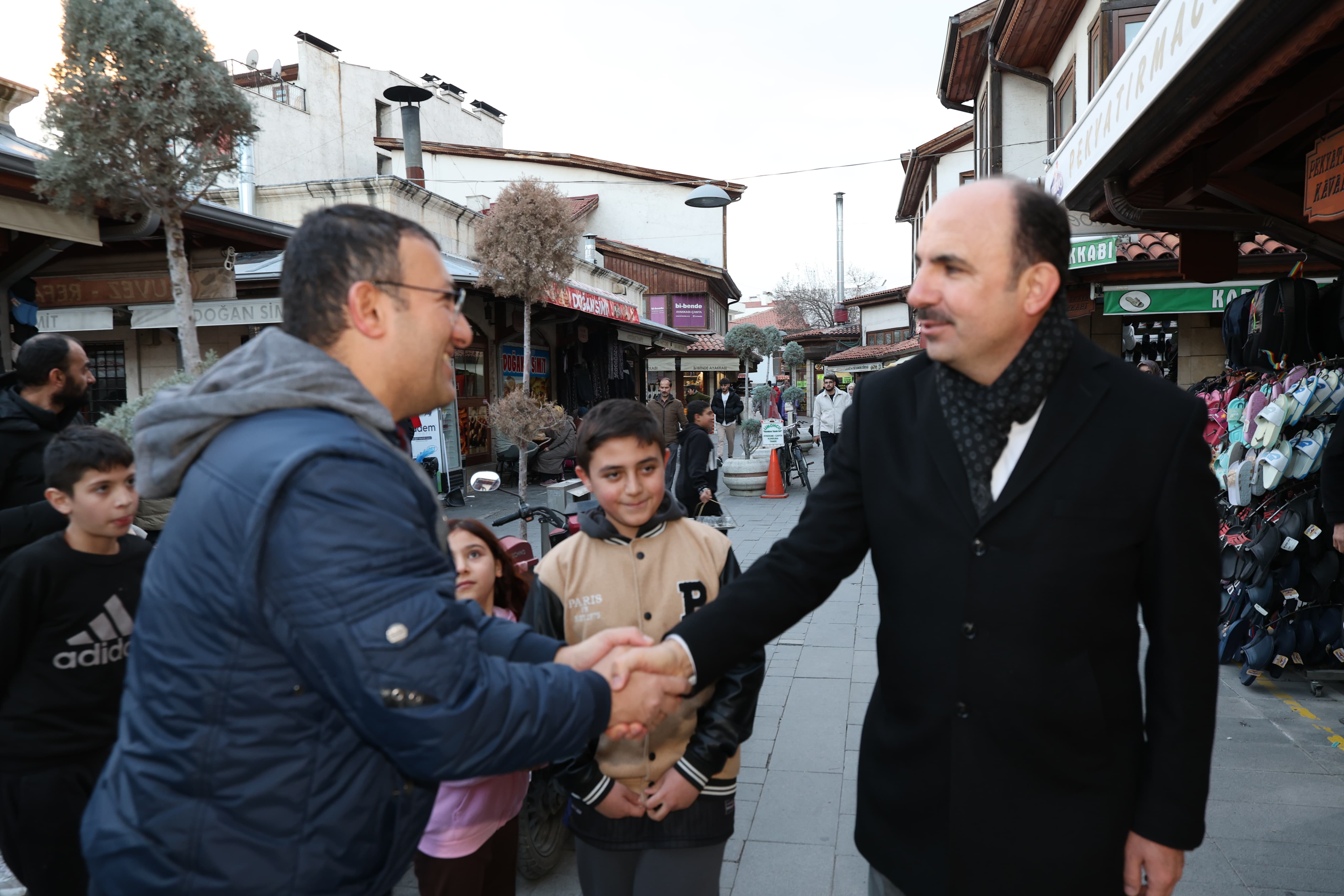 BAŞKAN ALTAY, ŞEB-İ ARUS ETKİNLİKLERİ İÇİN KONYA’YA GELEN MİSAFİRLERLE VE ESNAFLA BULUŞTU